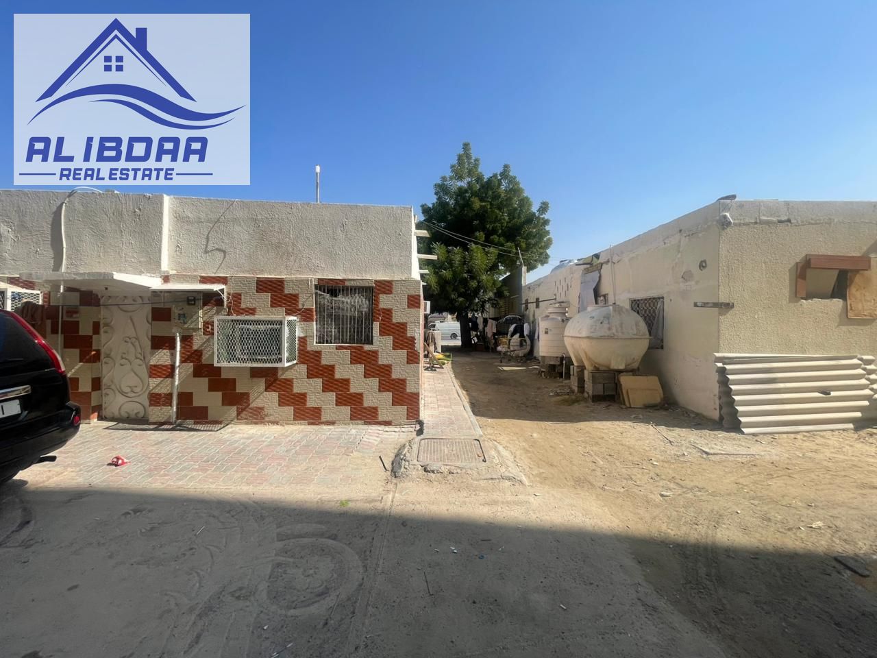 Arab House for Sale – Al Bustan, Ajman Opportunity to own an Arab-style house in a quiet location on a street & alley, suitable for family living.