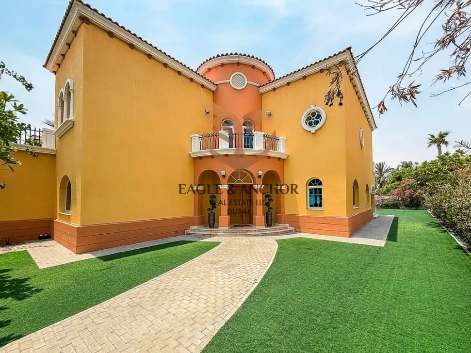 Exclusive 5 Bedroom Villa with Pool | Vastu Unit | Well Maintained