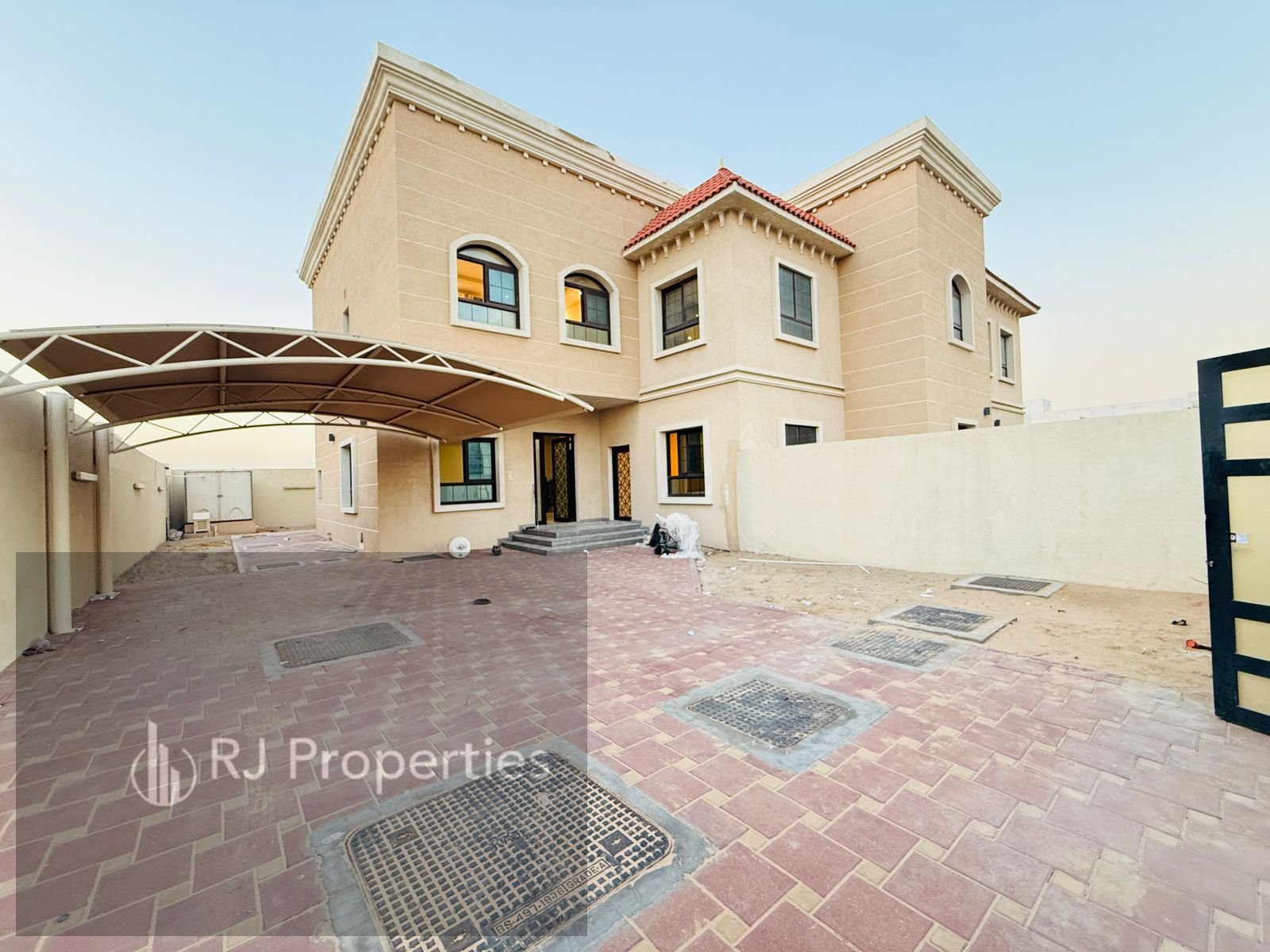 Corner Villa Luxury Huje Spacious Villa Affordable Price Stand Alone Villa