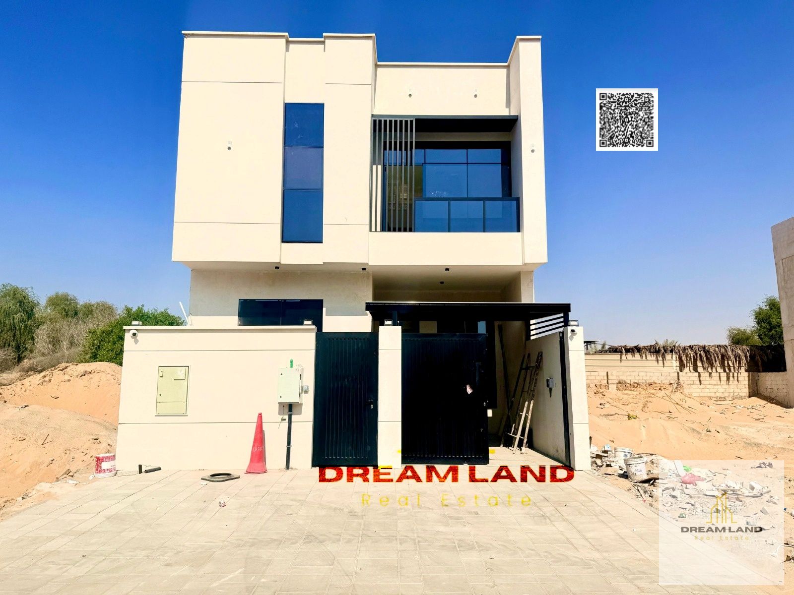 Including registration fees, water,elc and AC, Adorable town house 4 master bedrooms with built in wardrobes and rooftop, now for sale in upscale area