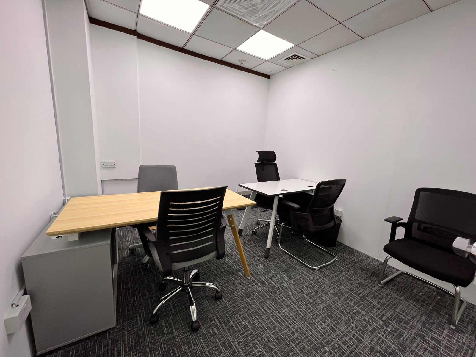 FURNISHED OFFICE | CHILLER & DEWA FREE | 24000 YEARLY.