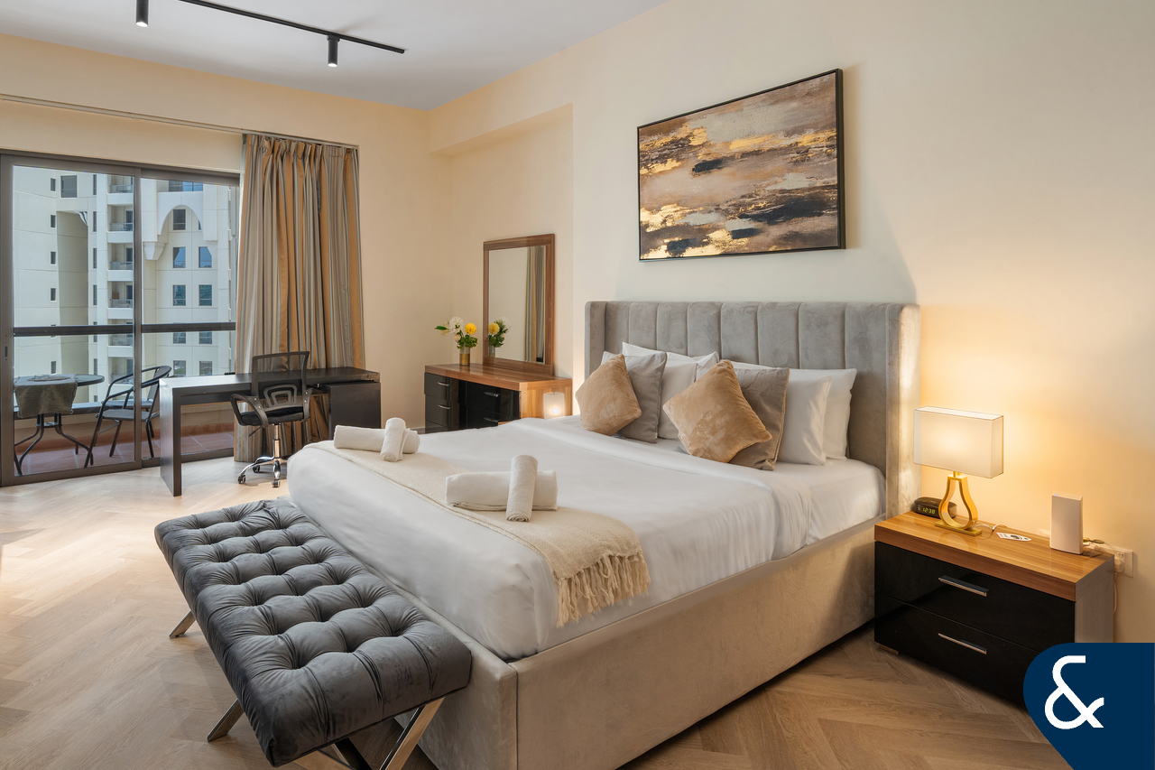 Upgraded Studio | Furnished | Vacant Now