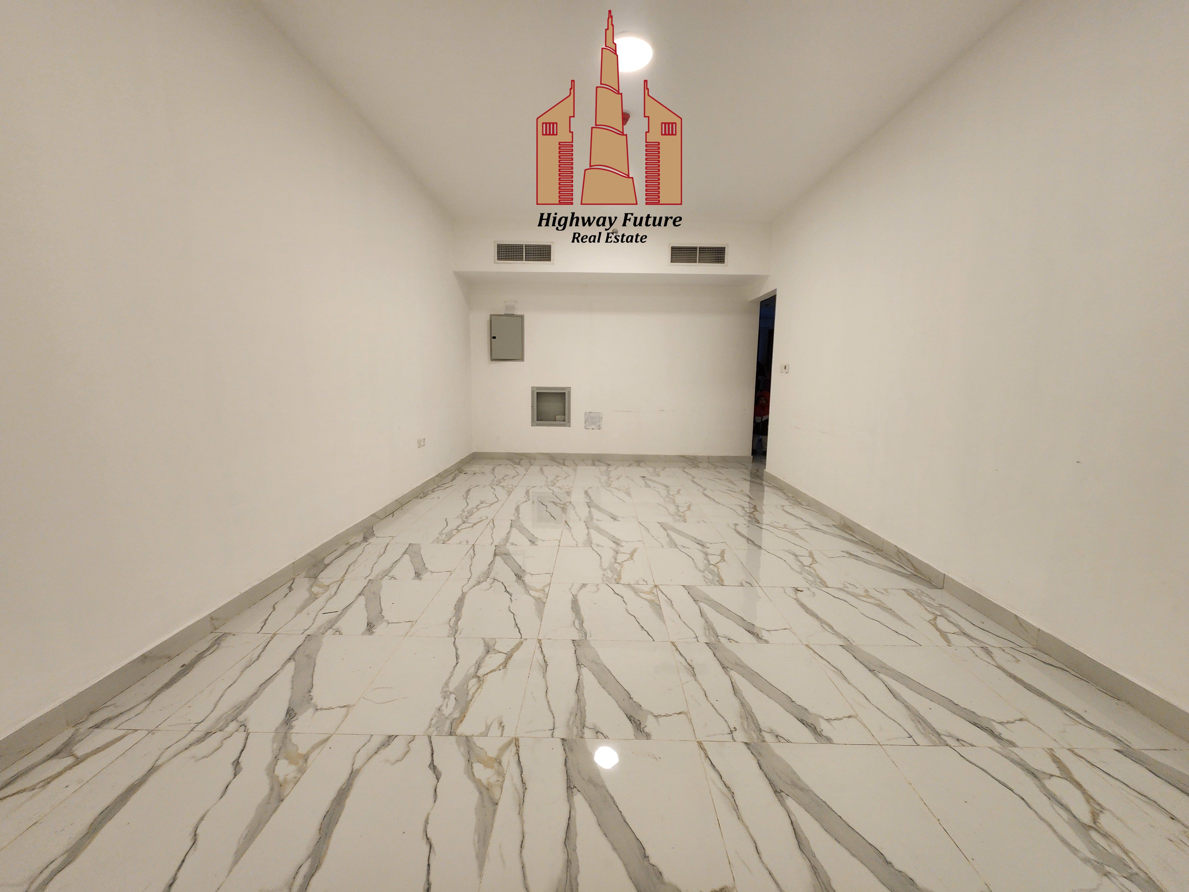 Brand new one bhk apartment with balcony Near to sahara mall full family building
