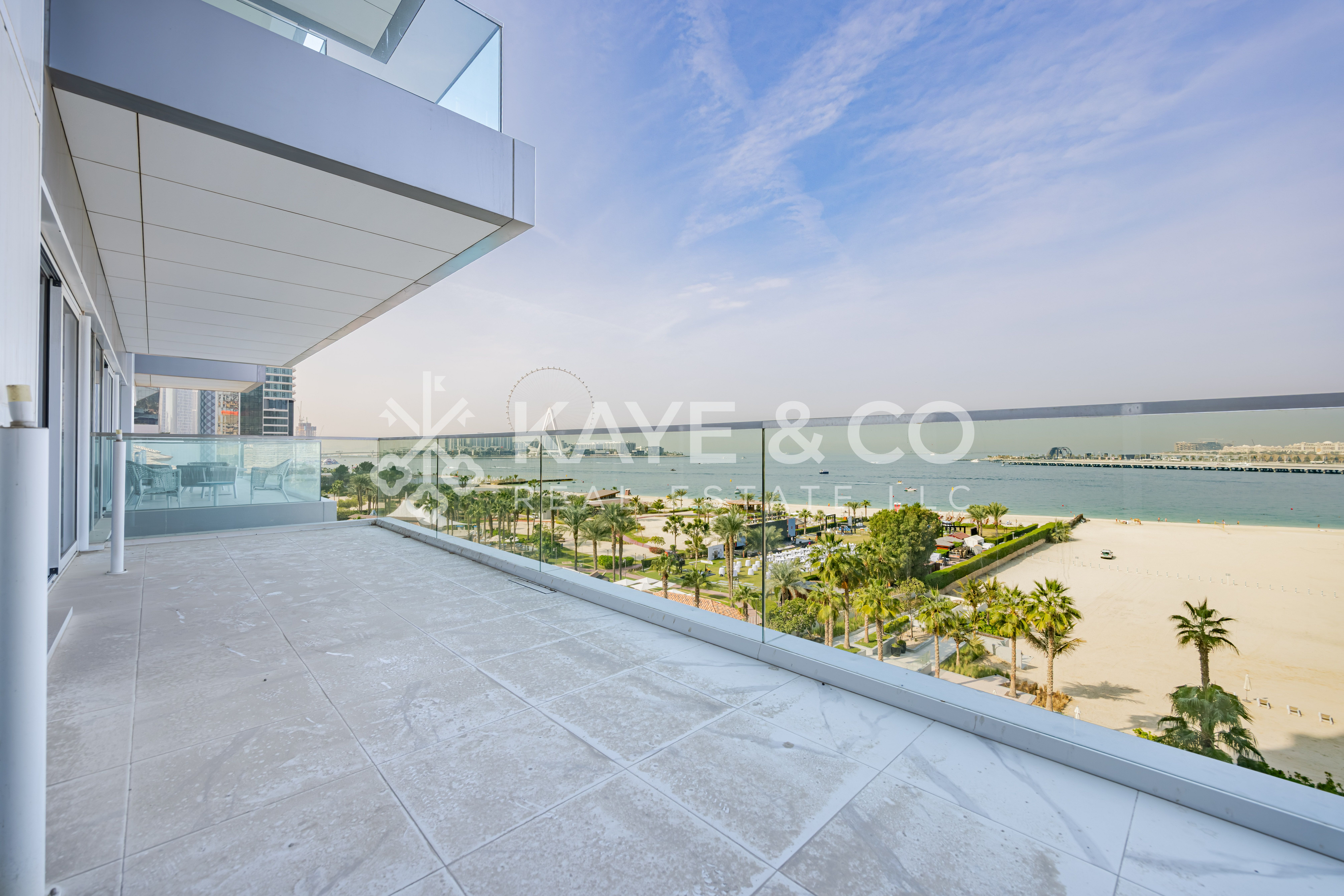 Beachfront | Private Beach Access | Maid's Room