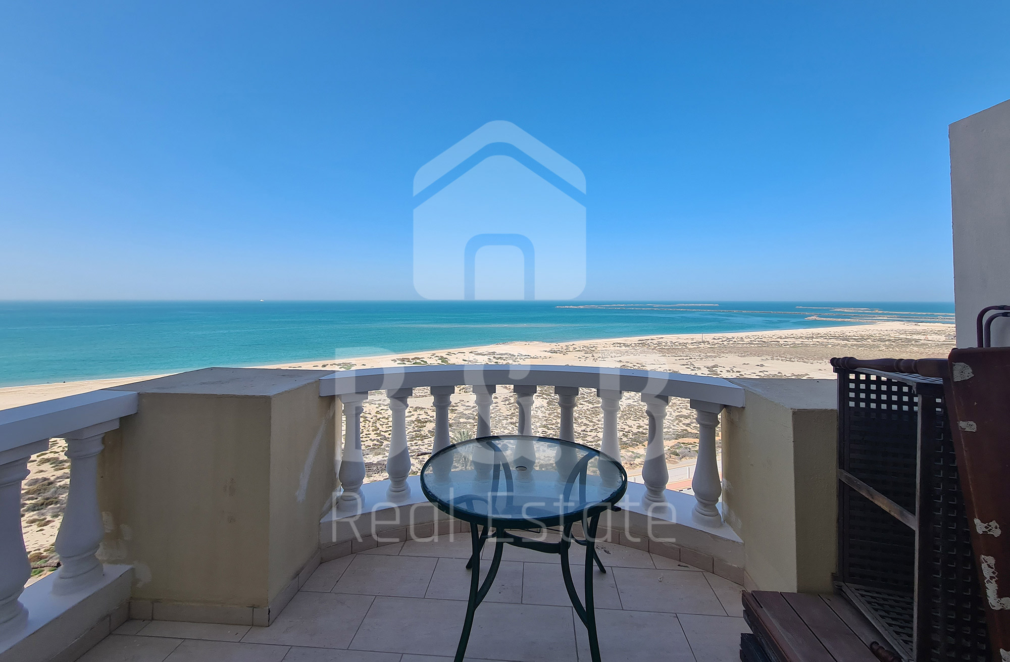 Big Balcony Outstanding Swimming Pool & Sea View