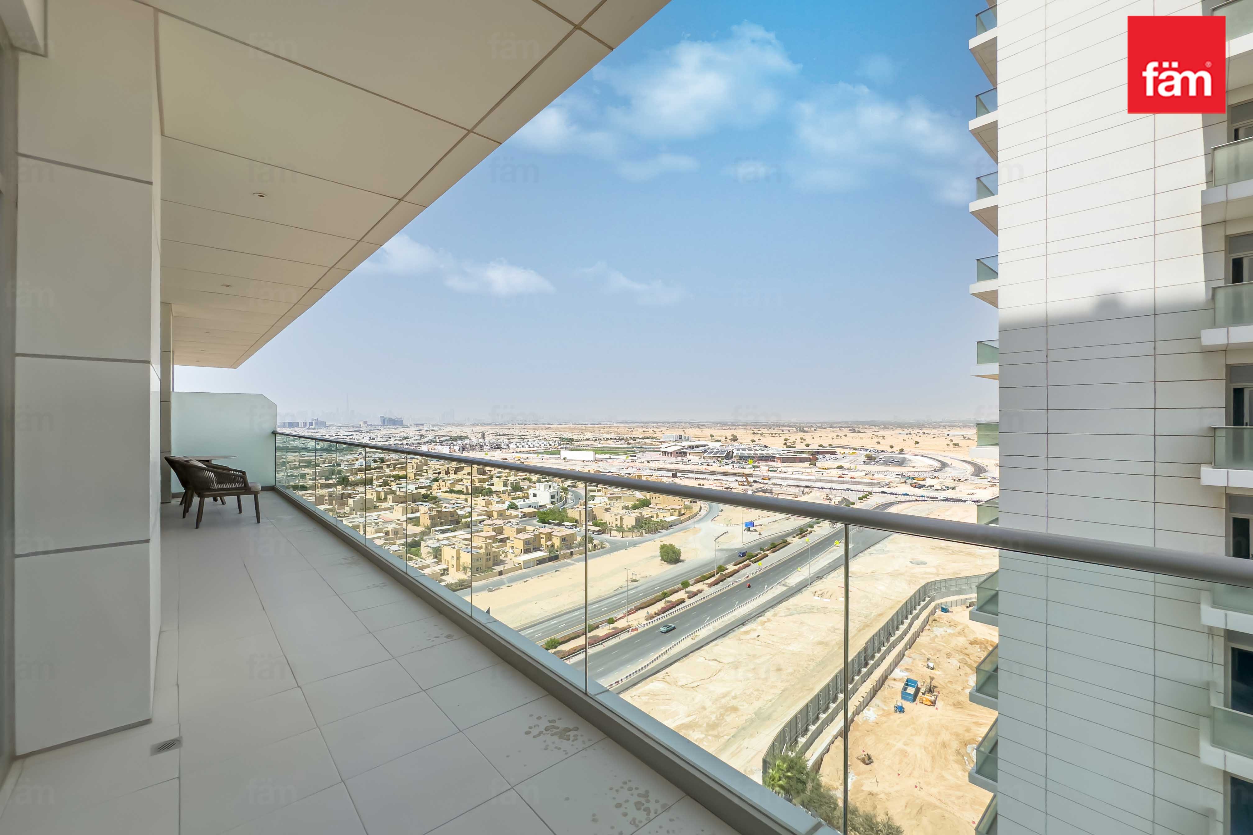 Furnished / Pool View / Corner Unit / High Floor