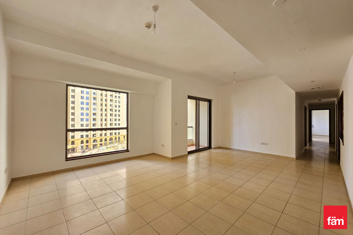 Community view | Spacious with Kitchen Goods
