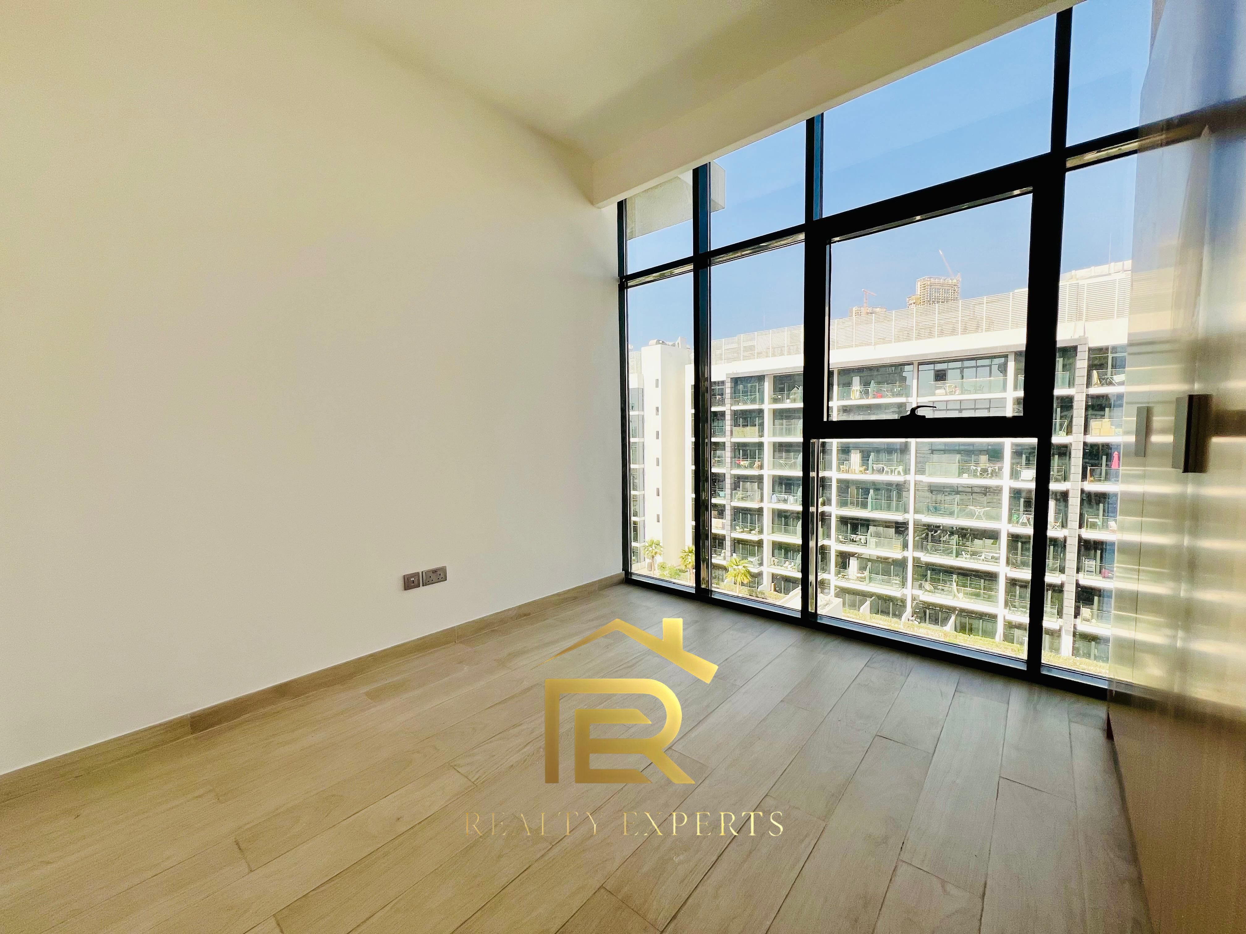 Charming 3 BR | Stunning Water View