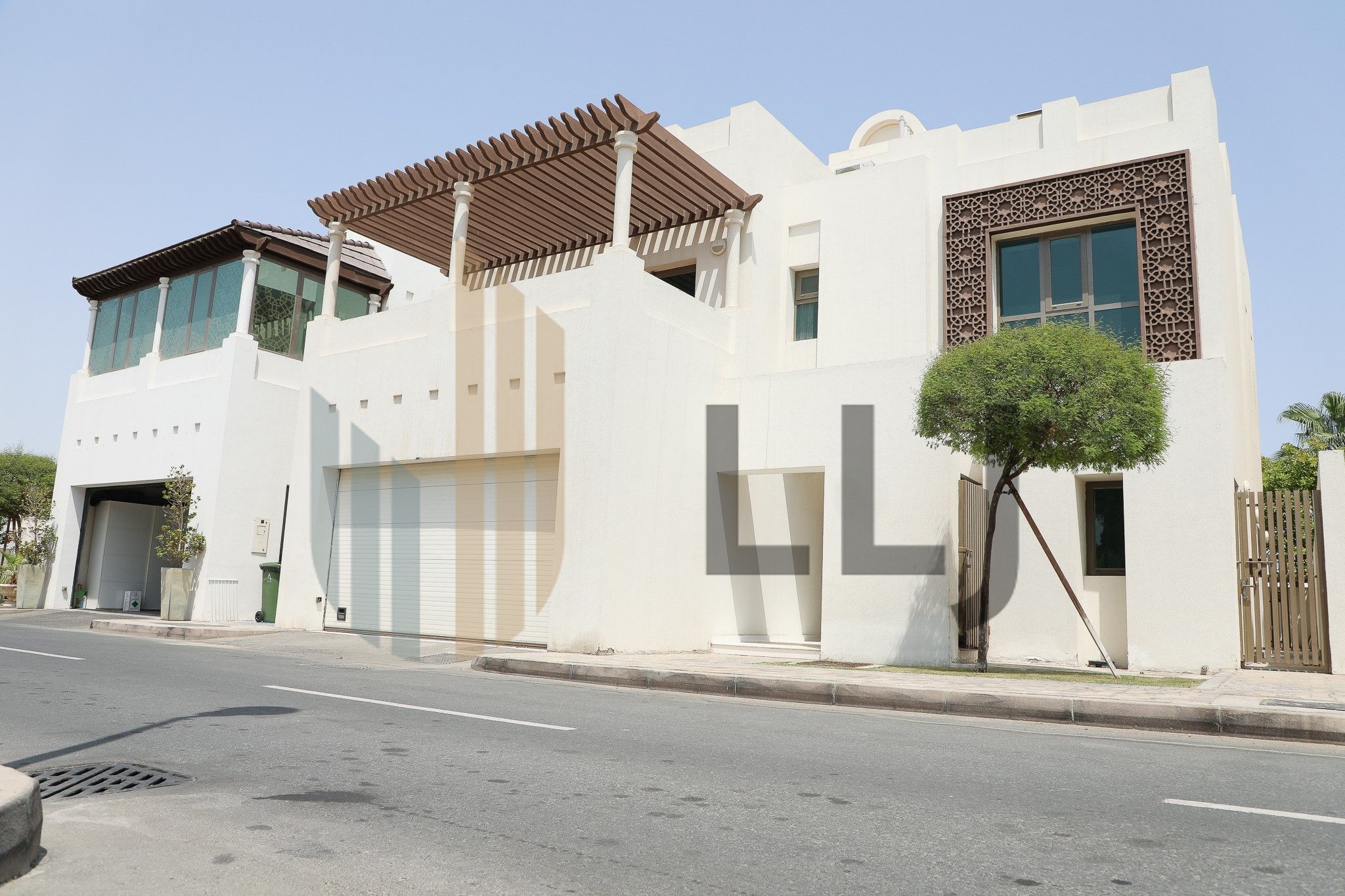 Upgraded 5 Bedroom Villa | With Large Garden