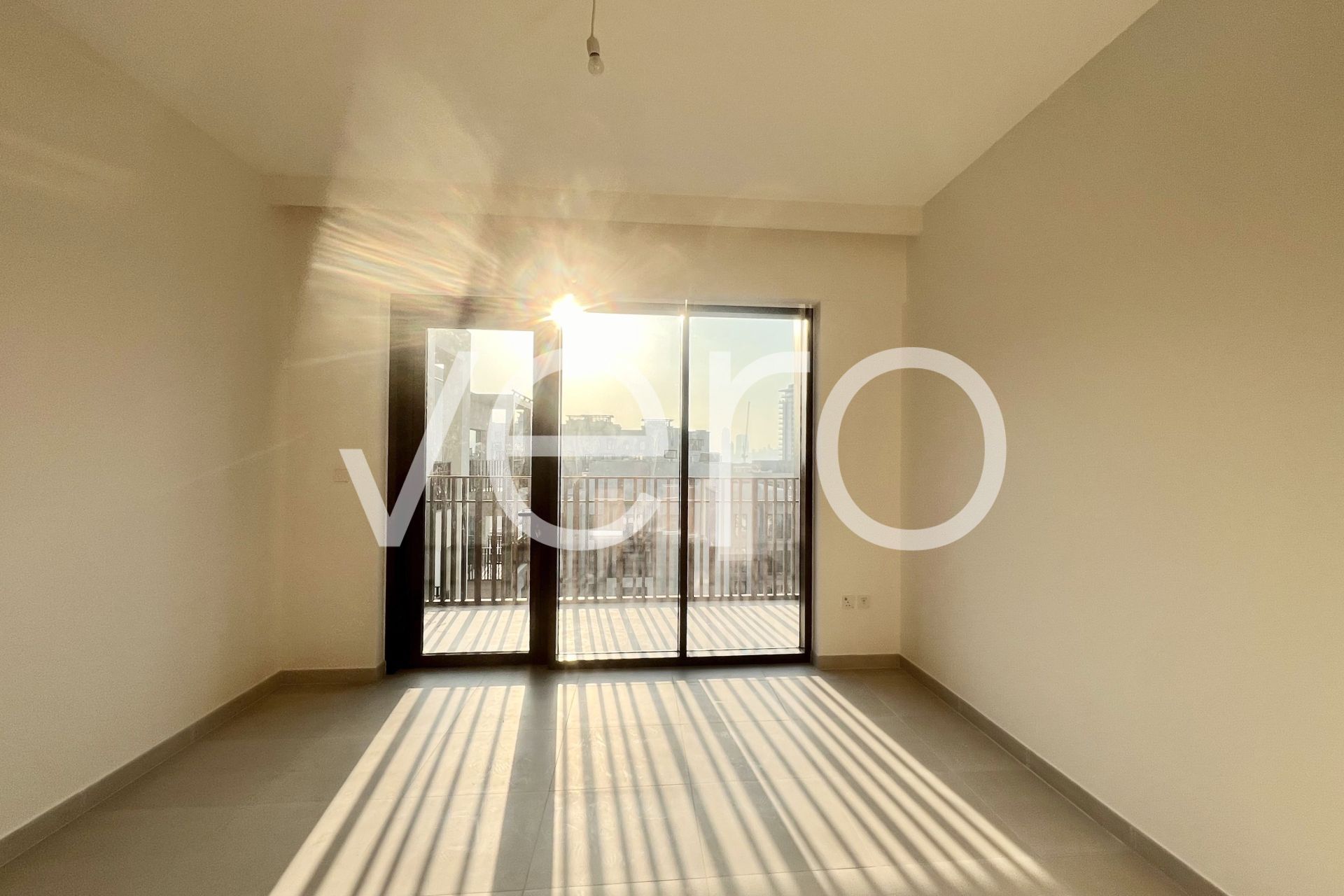 High Floor | Beach Access | Vacant in February