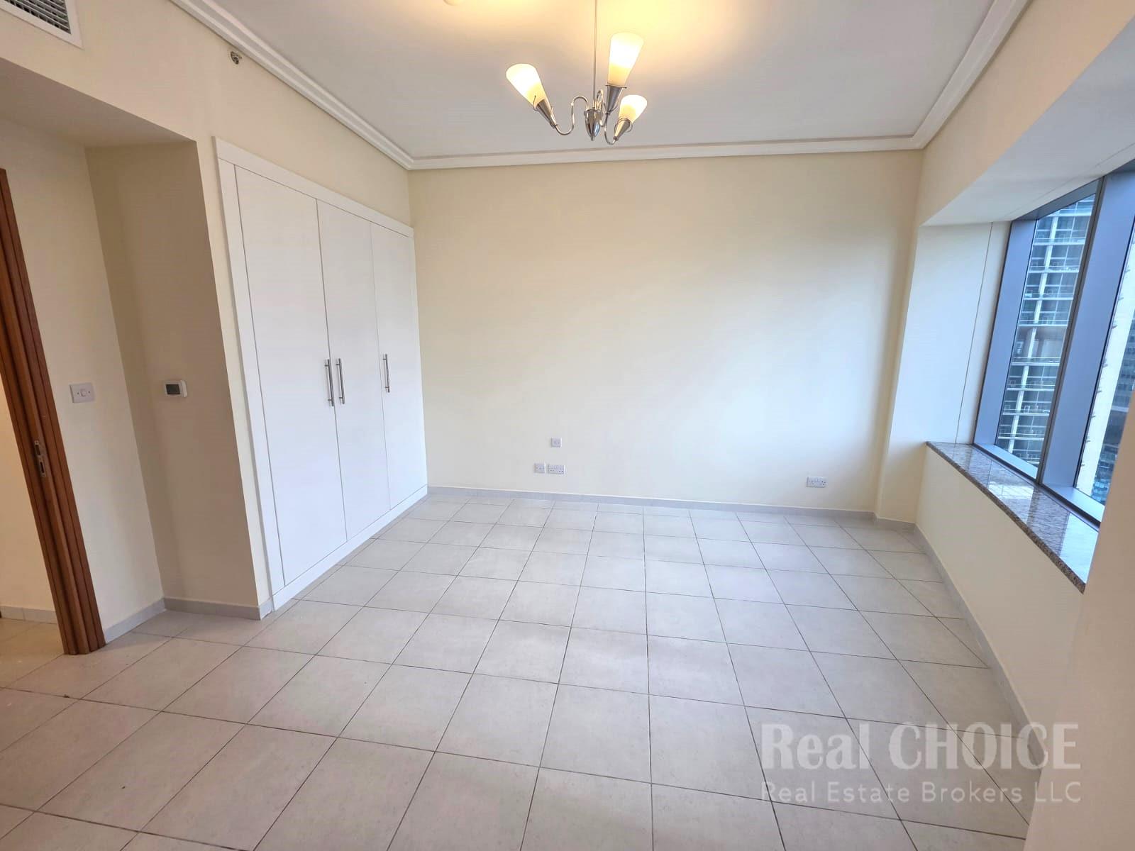 Luxurious 2-BR | Prime Location | Skyline Living