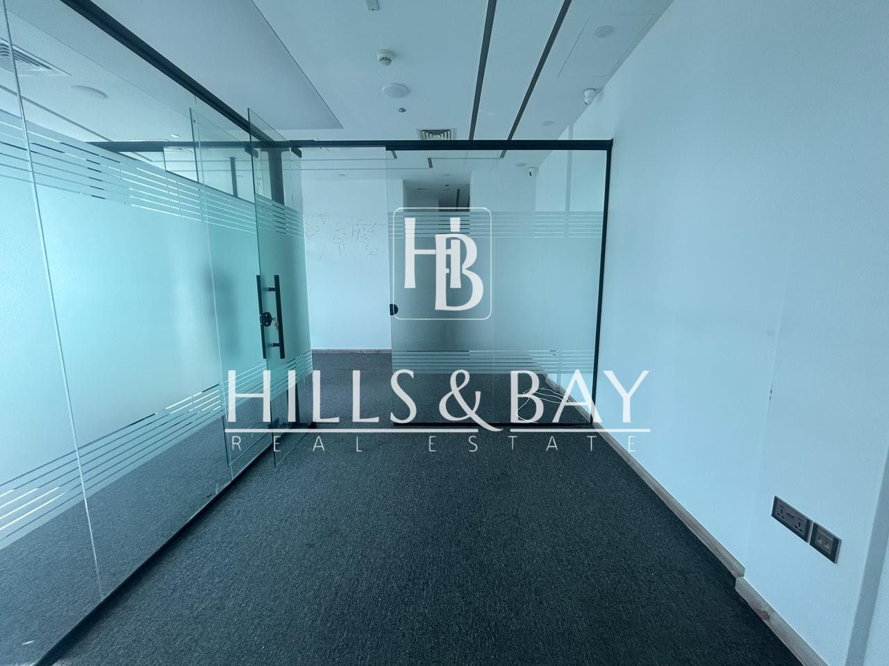 Fully Fitted Office – High Floor – Park Lane Tower