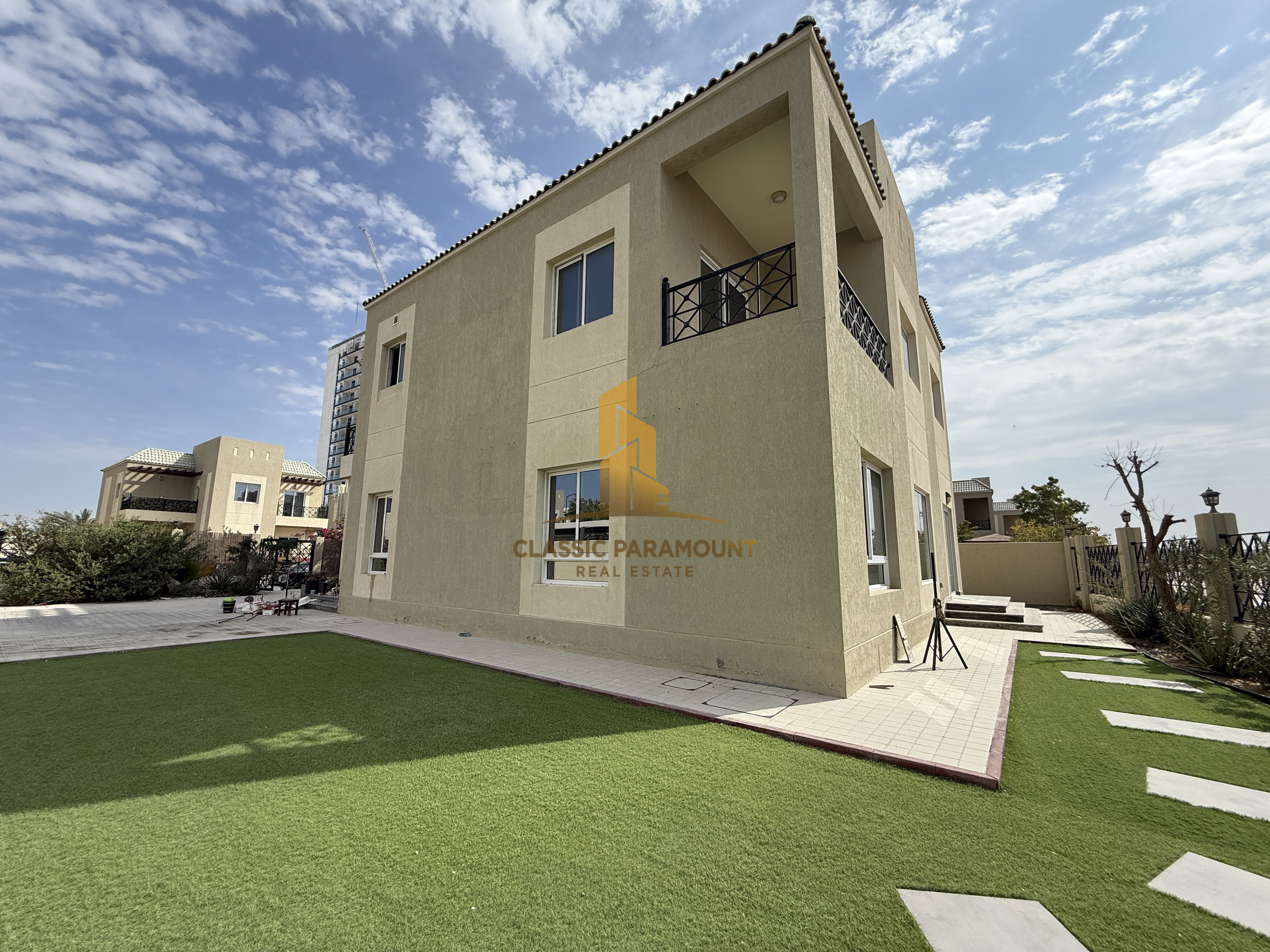 Regal Retreat | Magnificent 6-Bedroom Villa