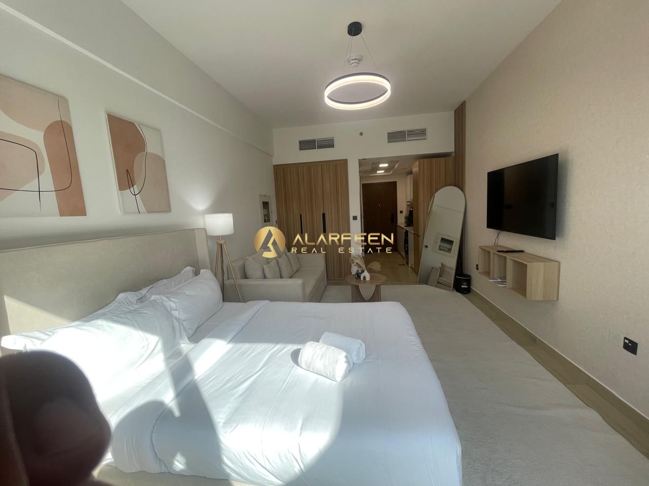 Pool View | Fully furnished | Bright | 12 cheques