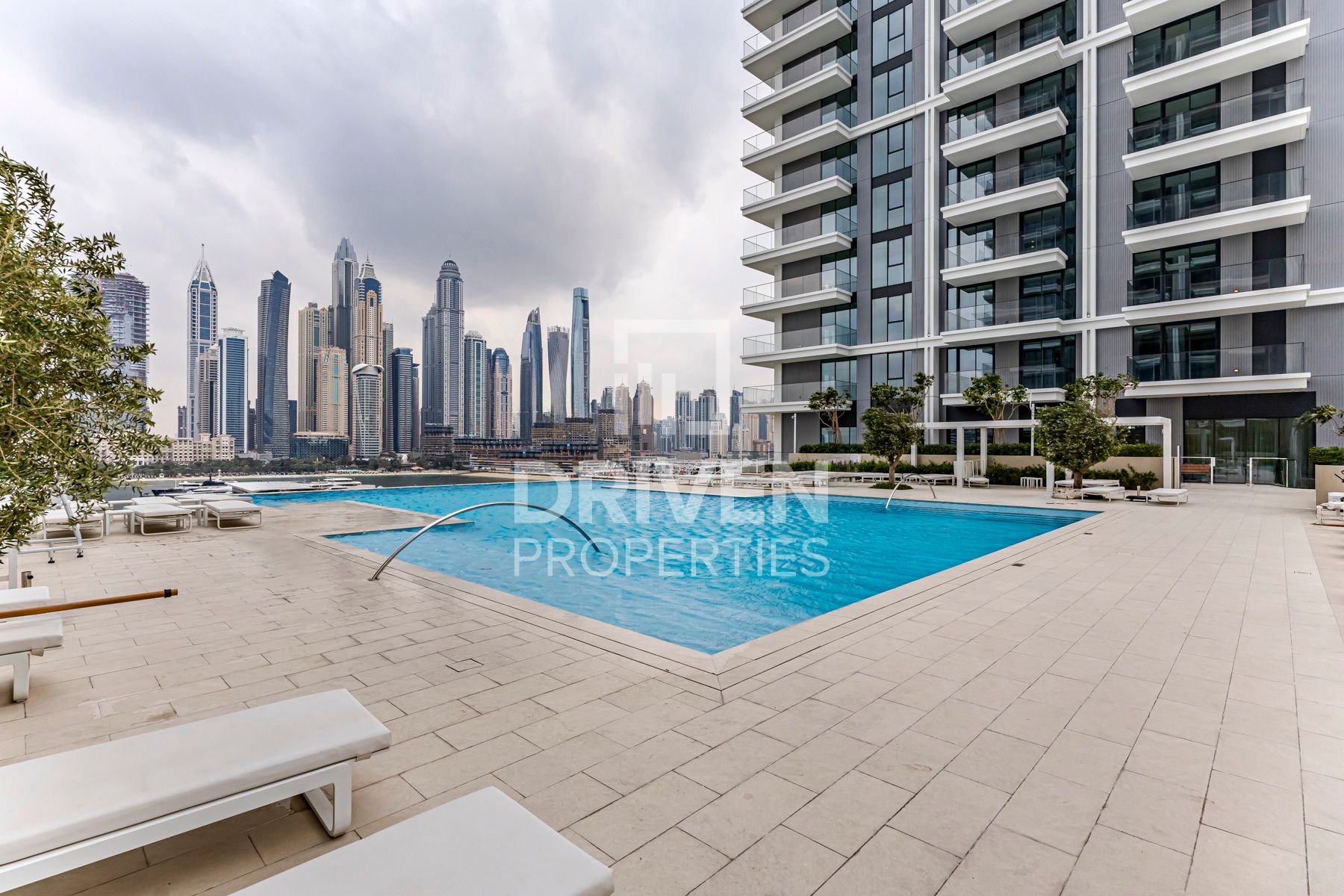 Exclusive | Brand New Building | Sea View