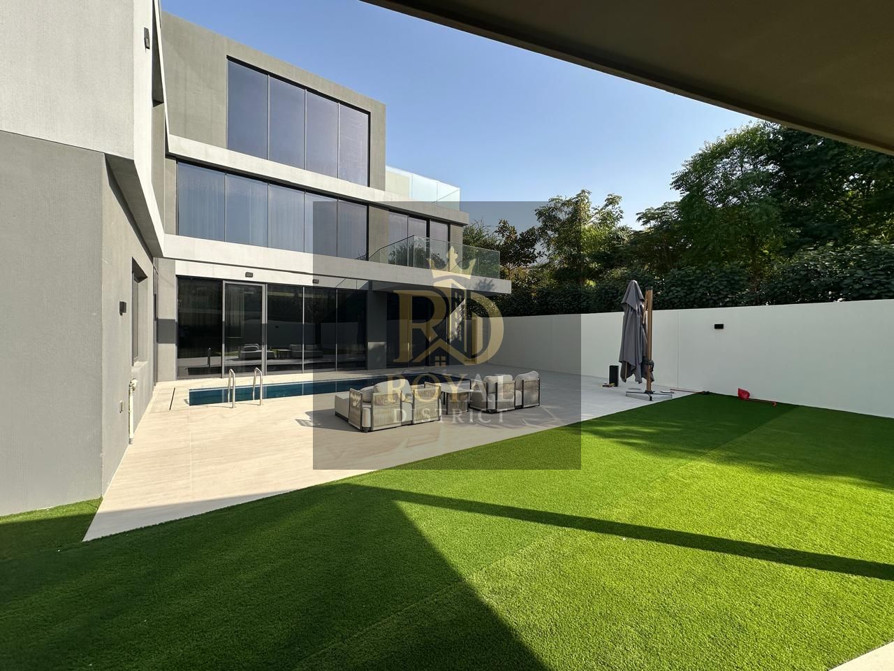 UNIQUE OPPORTUNITY | HUGE VILLA | FREE HOLD | SIGNATURE 5-BR VILLA | BIG PLOT | PRIME LOCATION.