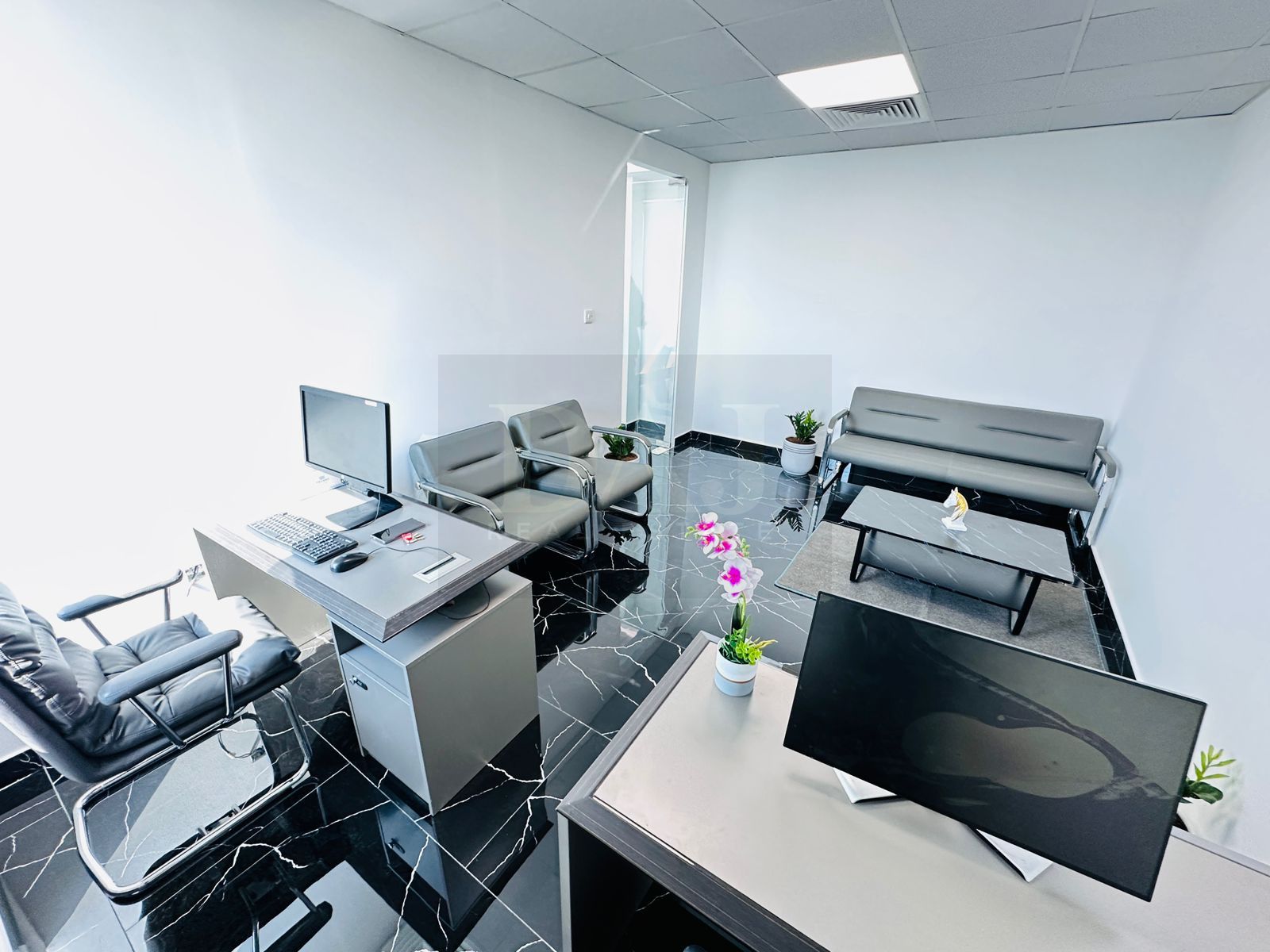 Modern Office with Bank account assistance |Free Amenities