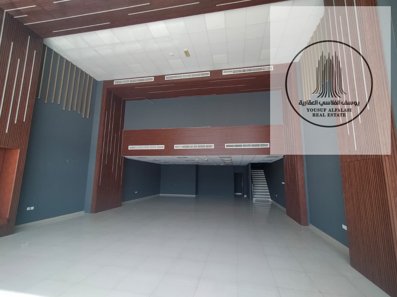 Showroom for Rent on Main Street – Industrial 18 | 3,000 Sq. Ft.