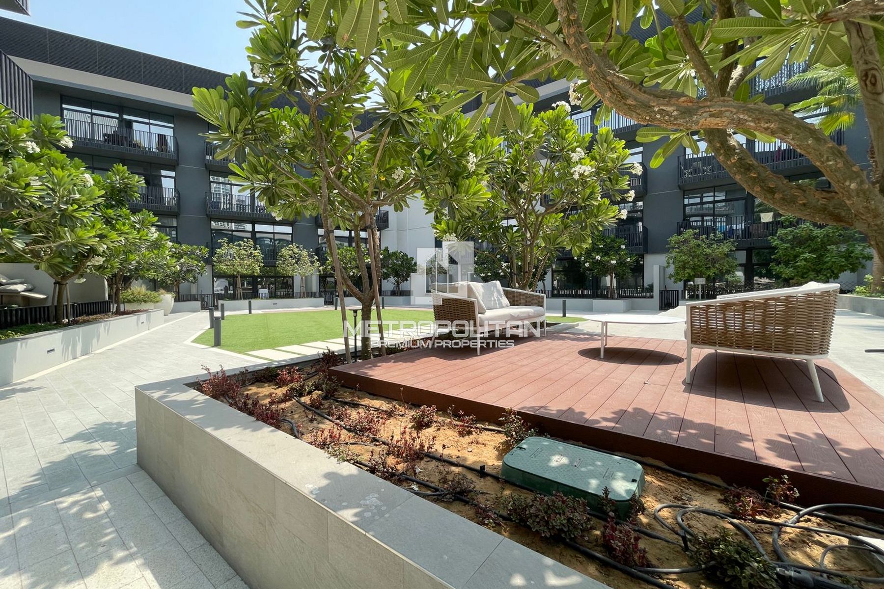 1 Bedroom | 12 Cheques | Available from 1st March