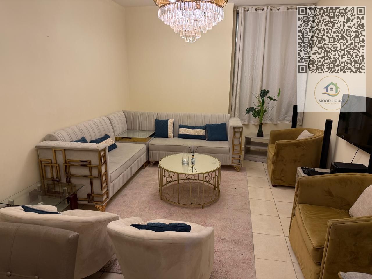 For sale: 1-bedroom apartment with living room in Orient Towers