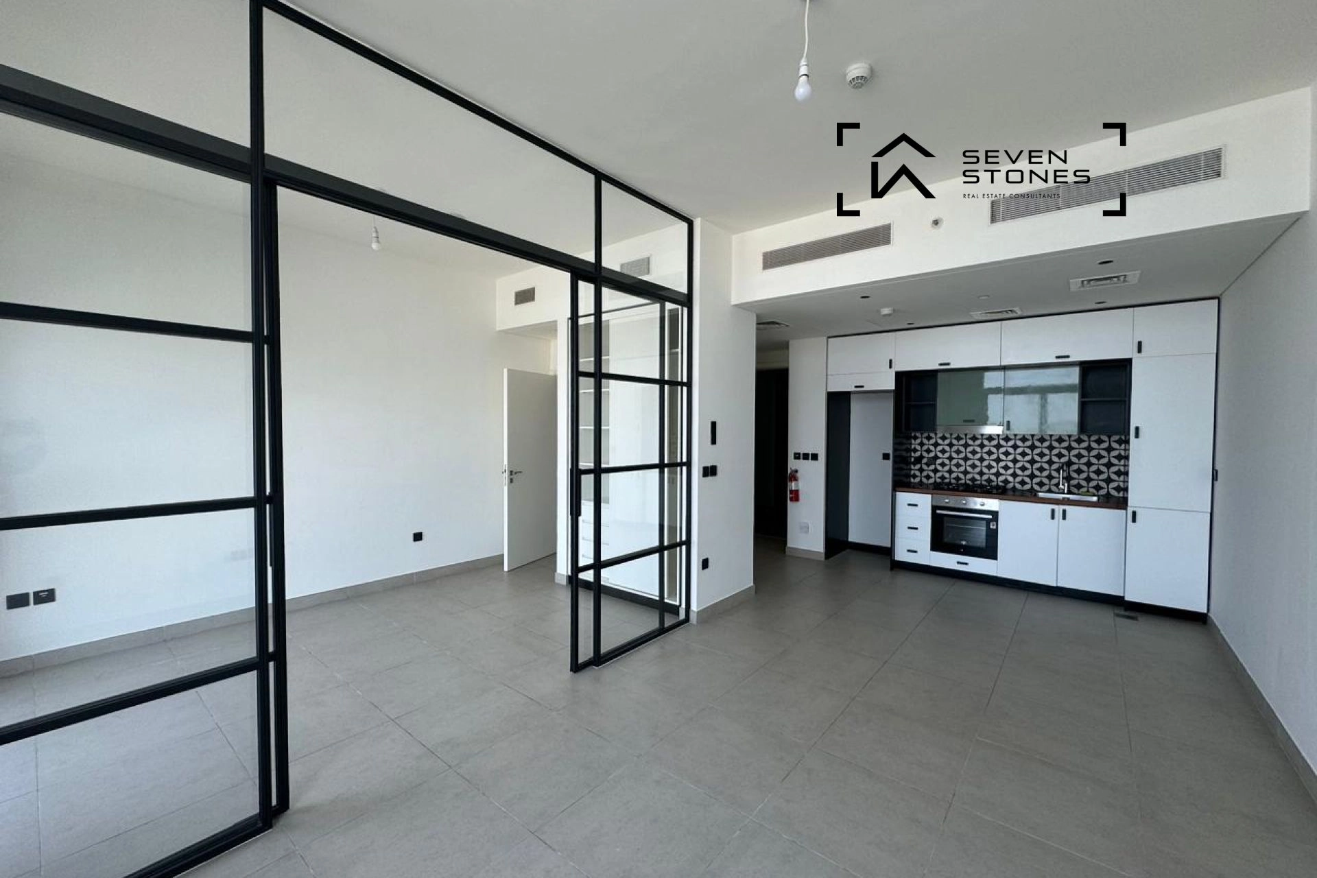 Vacant January | Unfurnished | High Floor