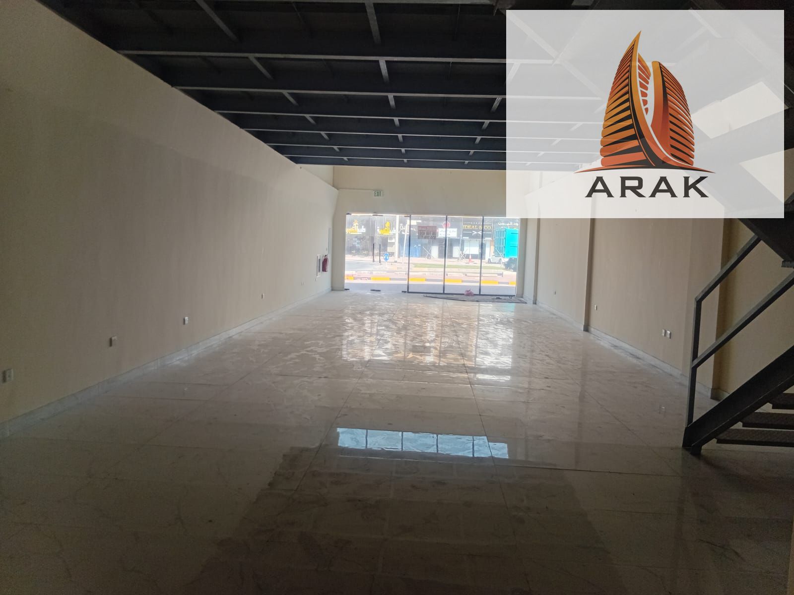 Annual Showroom for Rent – Al Jurf 2 A commercial showroom is available for annual rent in a prime and busy location in Al Jurf 2, directly opposite