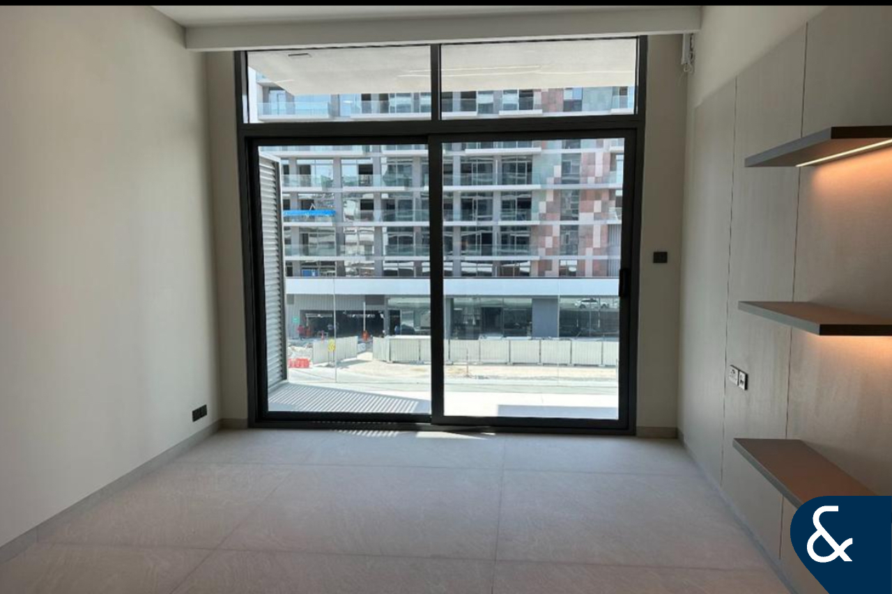 Spacious 1 Bed | Ready Now | Bright Layout