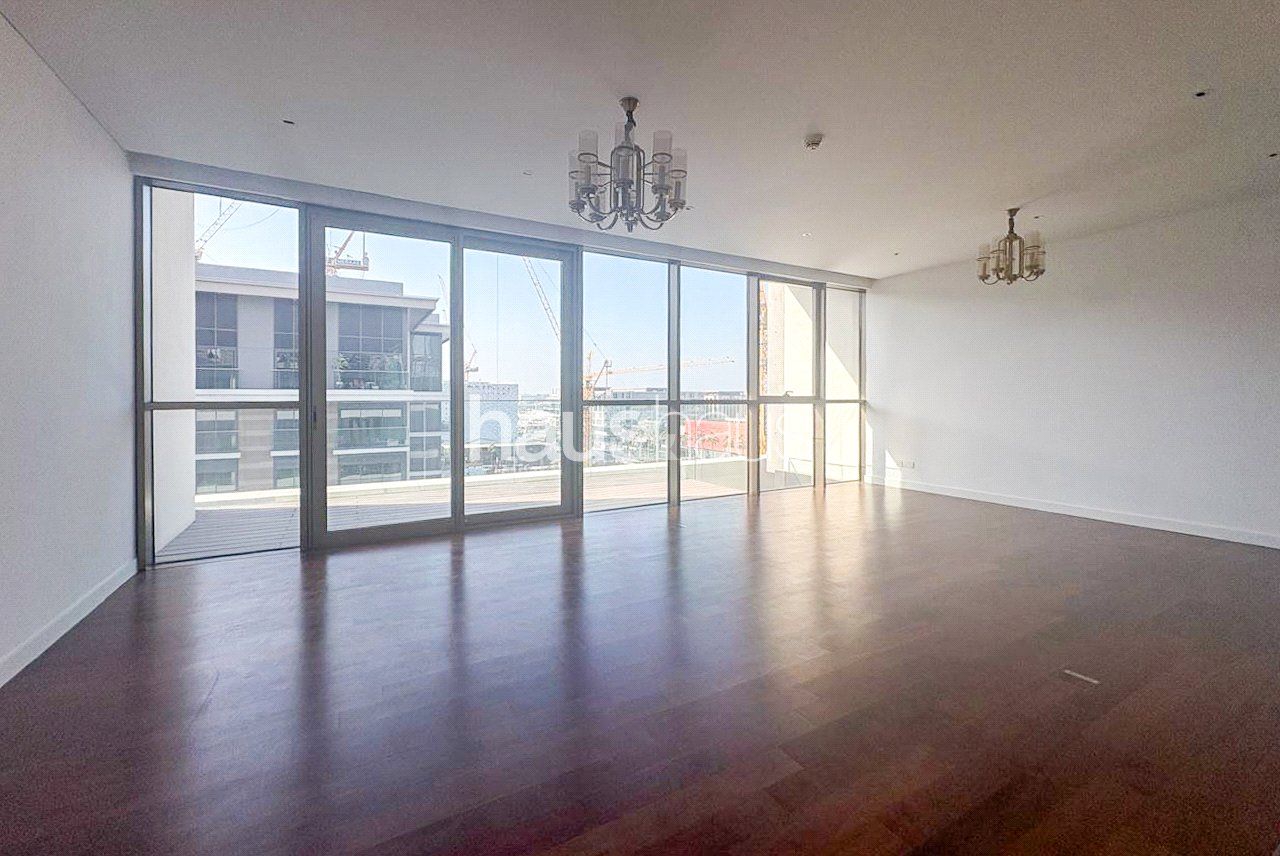 Trendy Apartment | Big Layout | Corner Unit