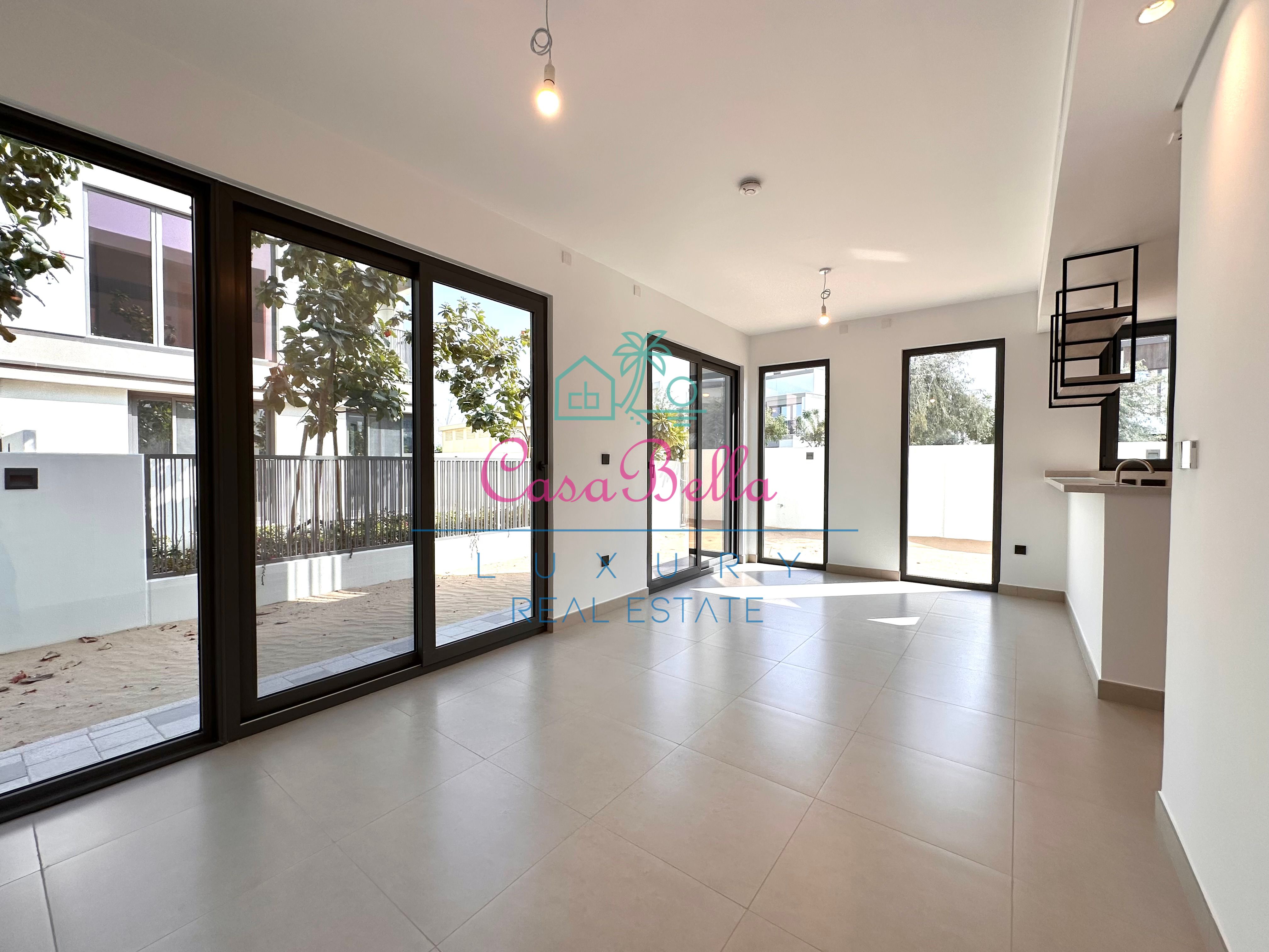 Downstairs bedroom | Maid’s | Vacant | Corner Villa