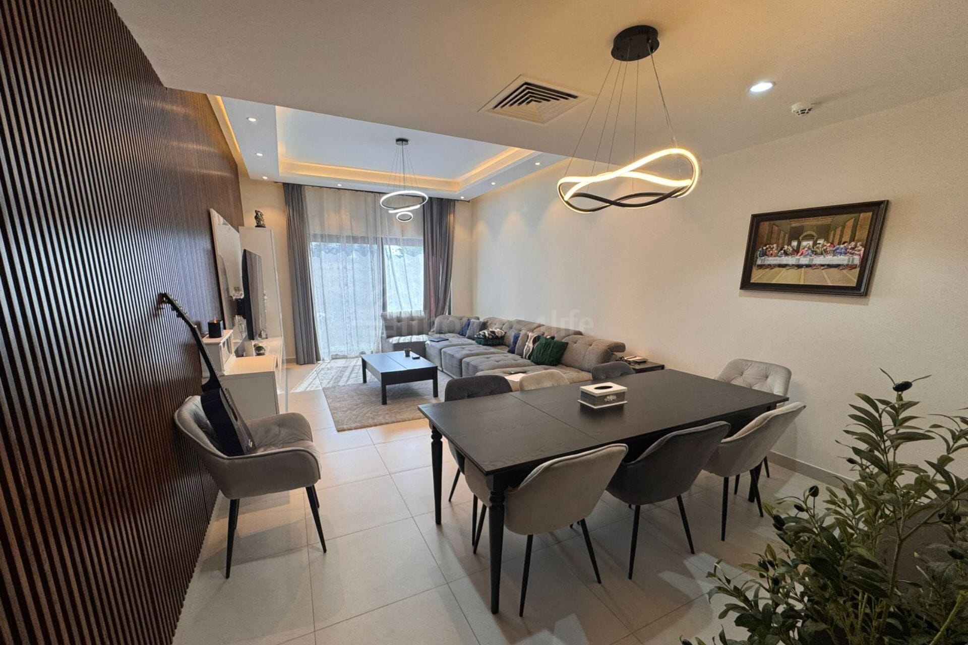 Corner Plot | Closed Kitchen | Single Row