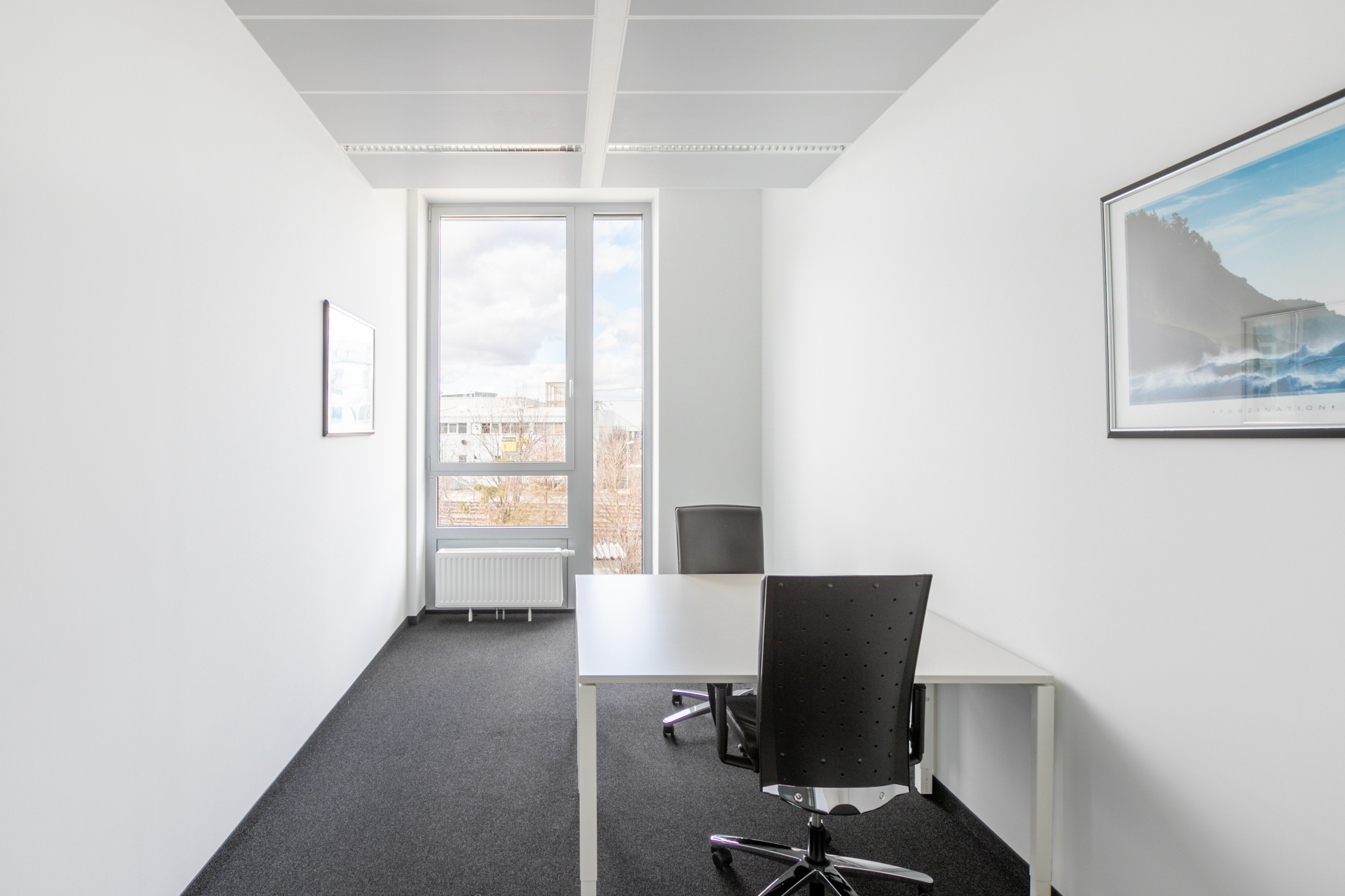 All-inclusive access to professional workspace for rent for 1 person in Dubai, Madina Tower JLT