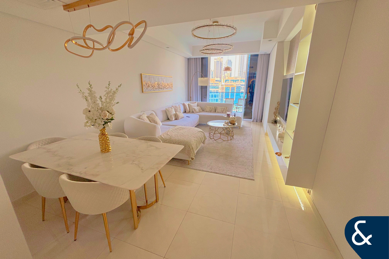 Two Bedrooms | High Floor | Fully Upgraded