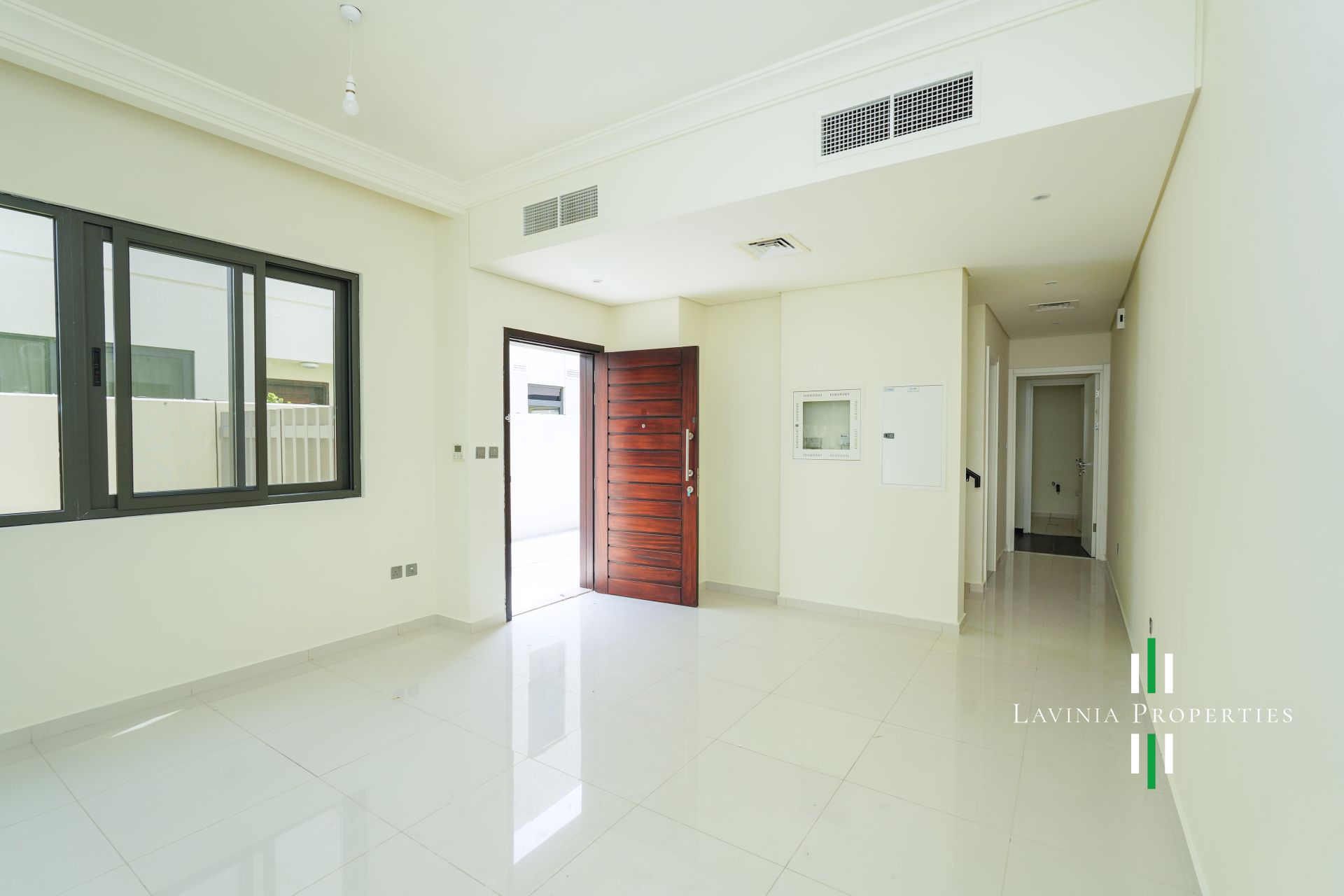 Single Row |Corner Unit |R2-EM Layout |3 BR+Maid