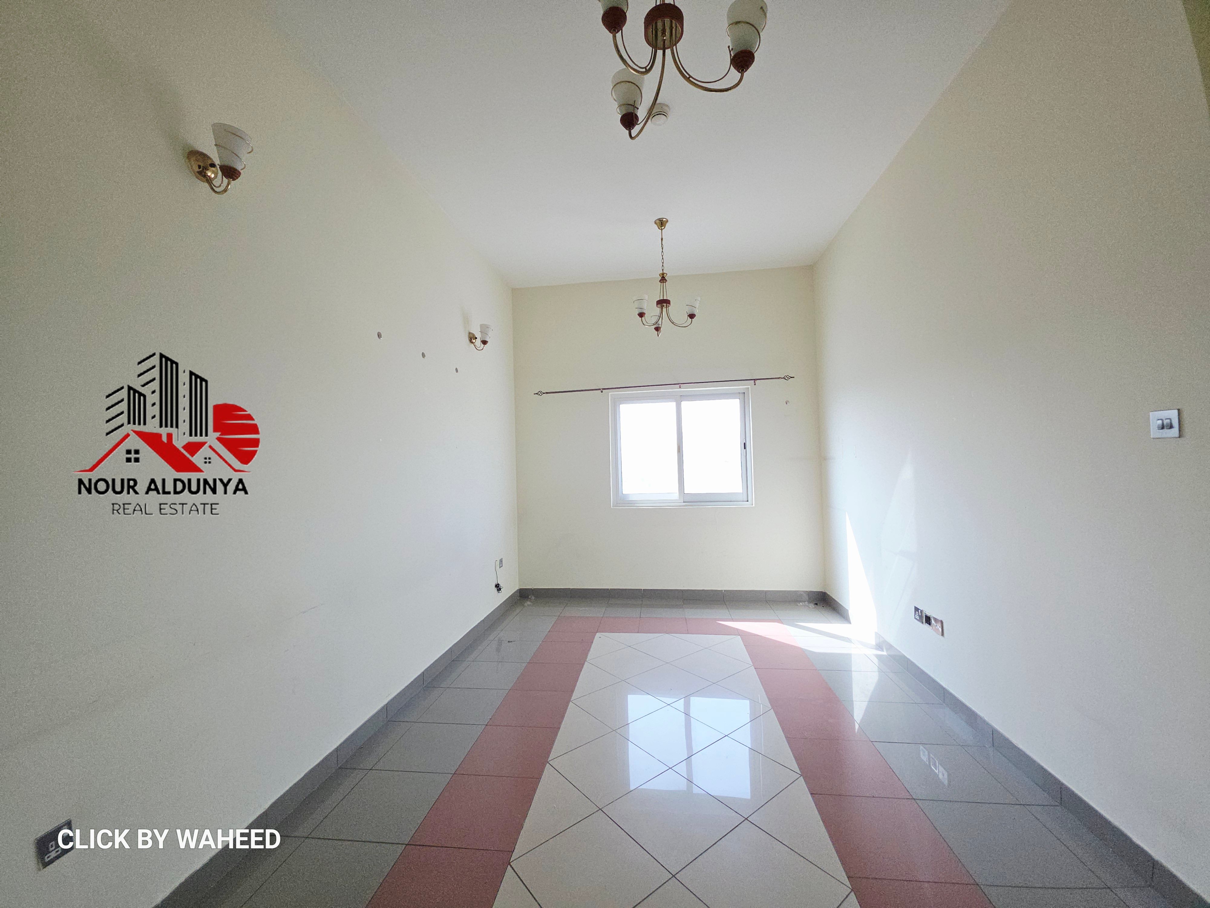 AROUND 600SQFT // FULLY FITTED // FRONT OF METRO // OFFICE // BOOK NOW