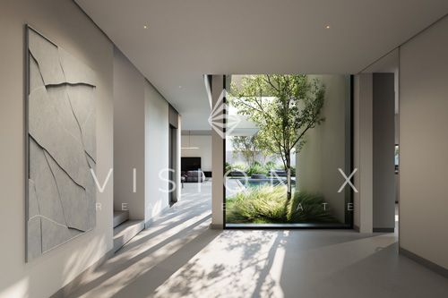 Contemporary Living | Spacious Multi-Level Townhouse
