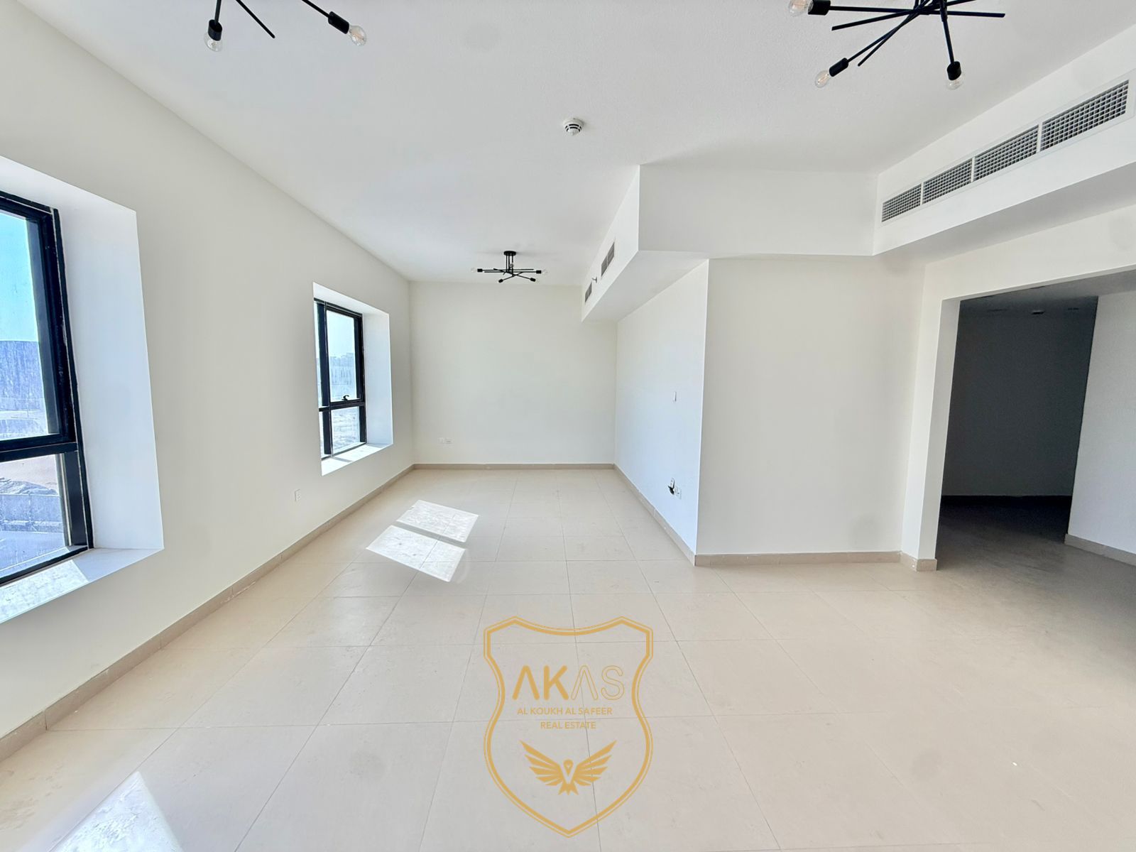 LUXURIOUS/BRAND NEW/2BHK/ BUILT IN WARDROBE/ WITH BALCONY
