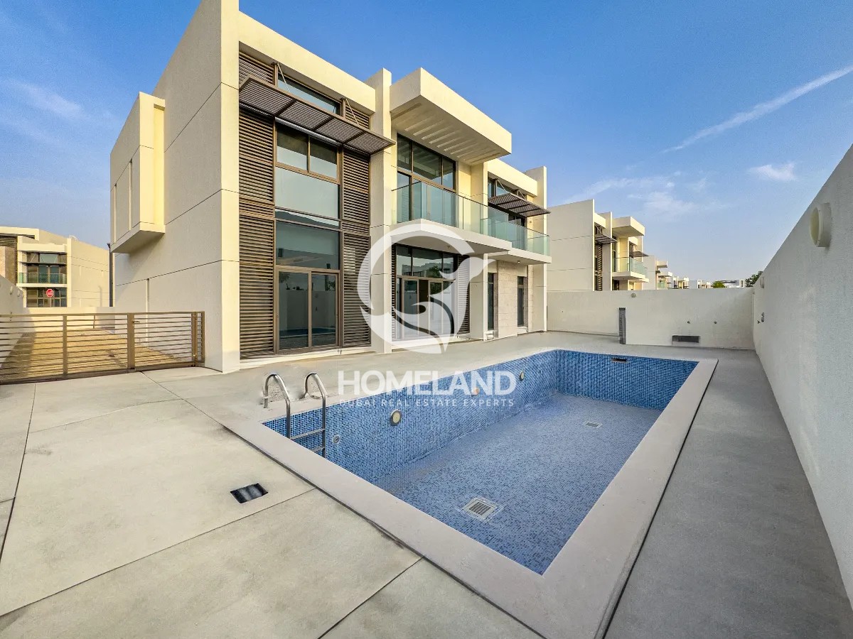 Corner Unit| Bright and Elegant | Vacant