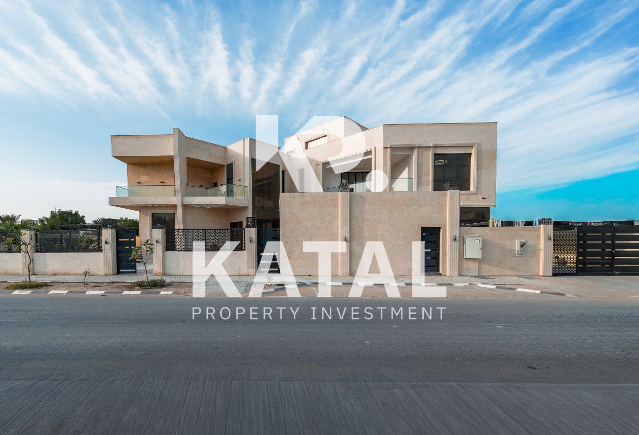 Move in Now | Upgraded villa | w/ Private Pool
