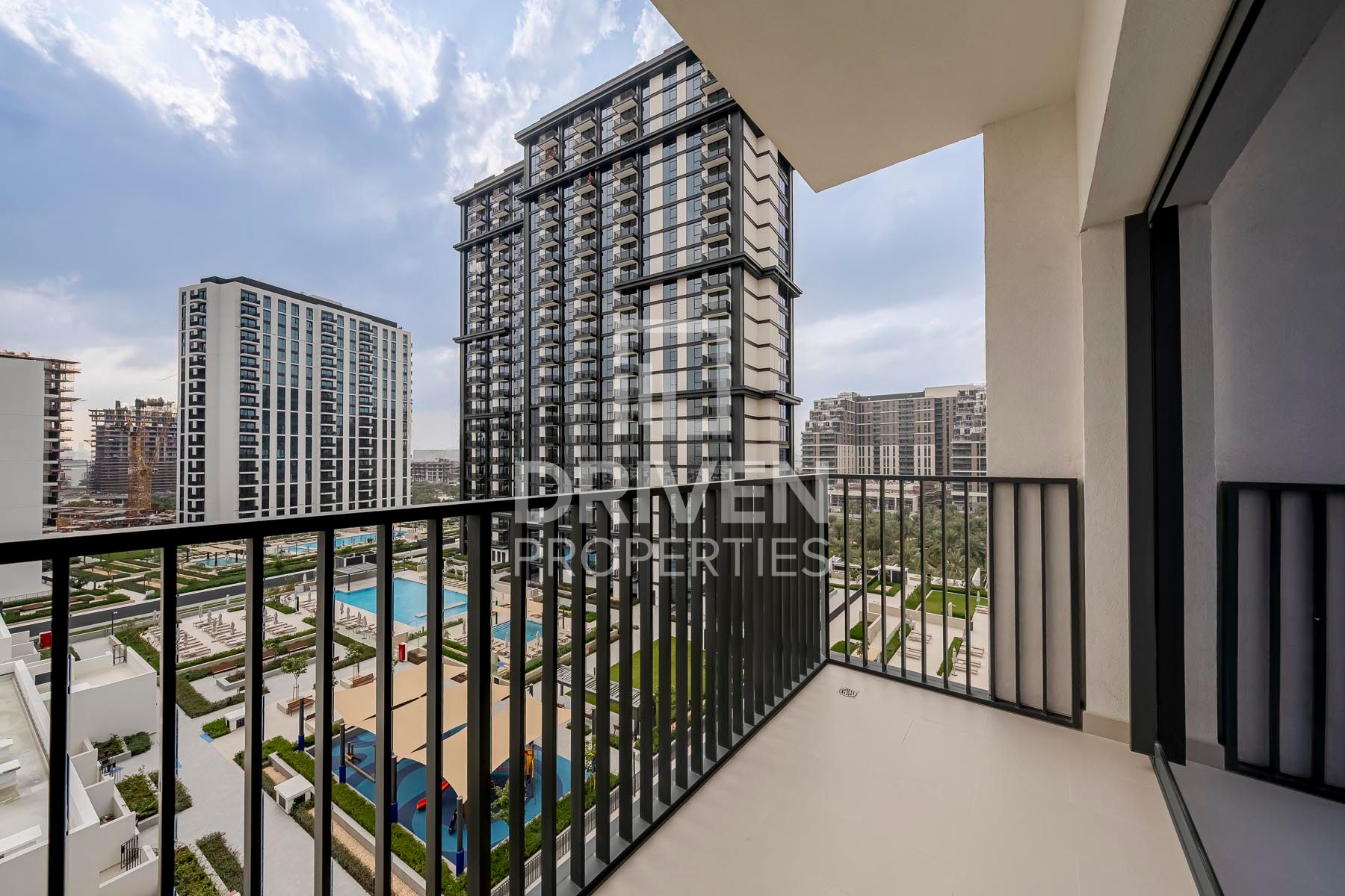 Large Layout | Villas and Park View | Vacant