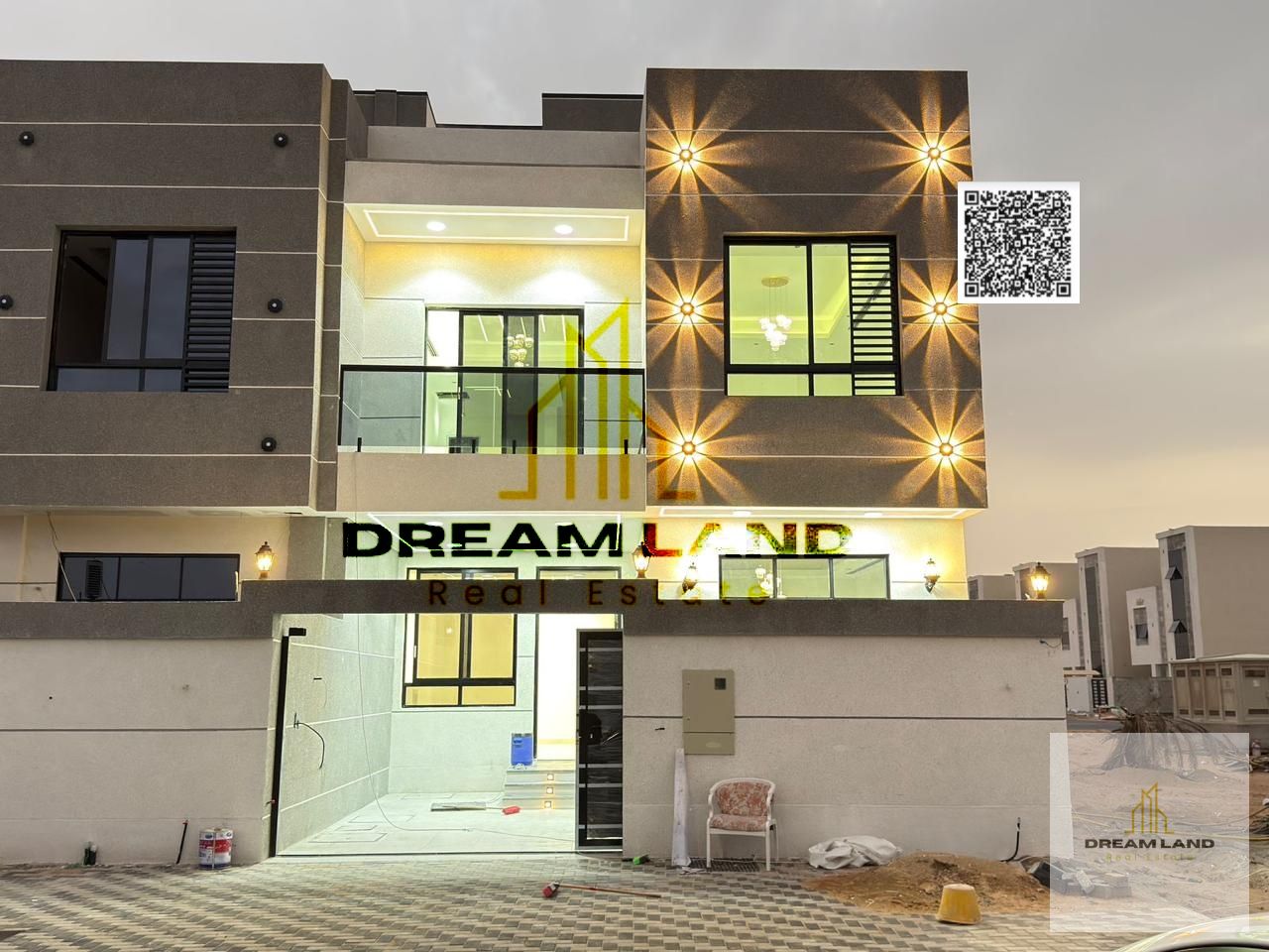 Including registration fees, Amazing town house 4 master bedrooms with built in wardrobes and rooftop, now for sale in a good price in upscale area