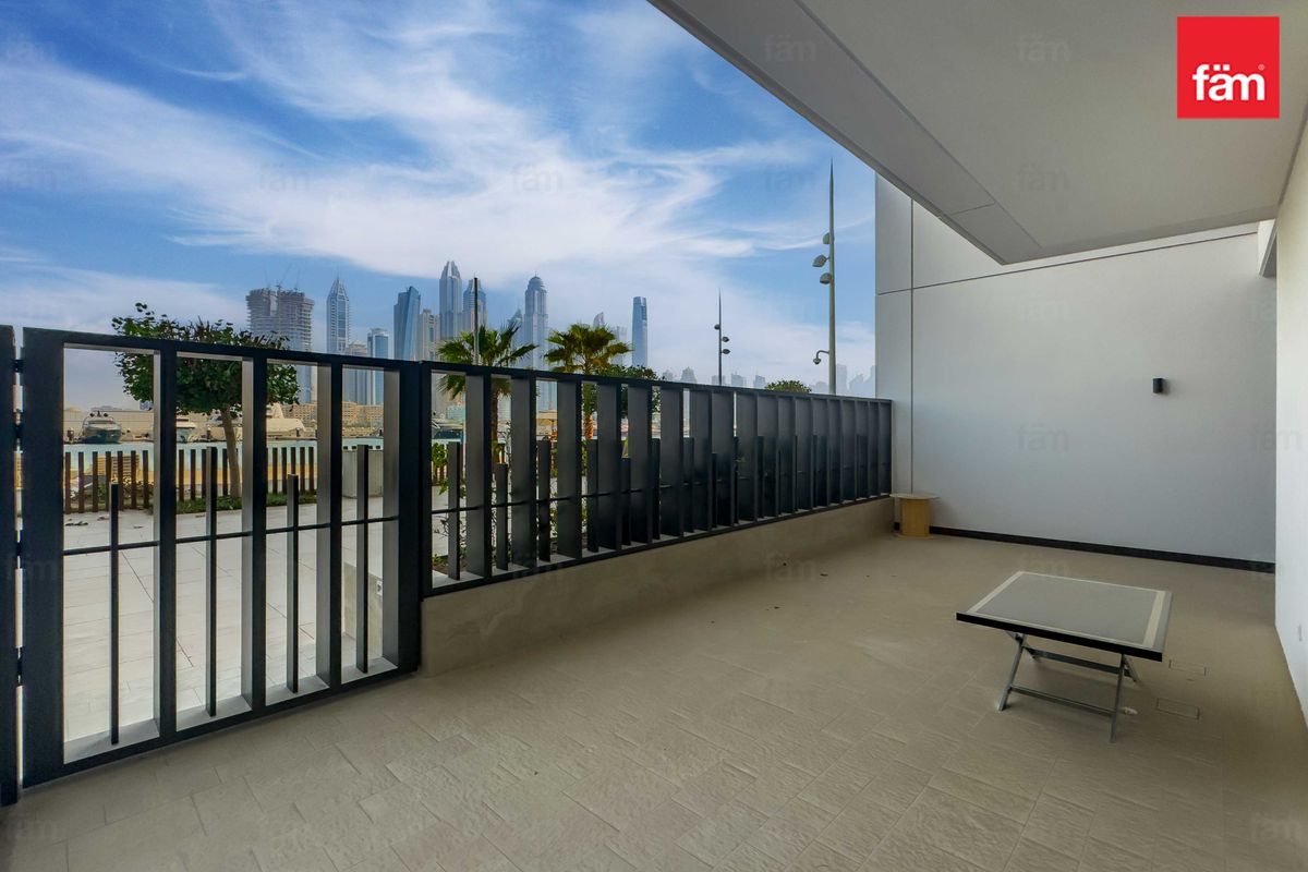 Apartment Duplex | Private Beach Access | Sea View