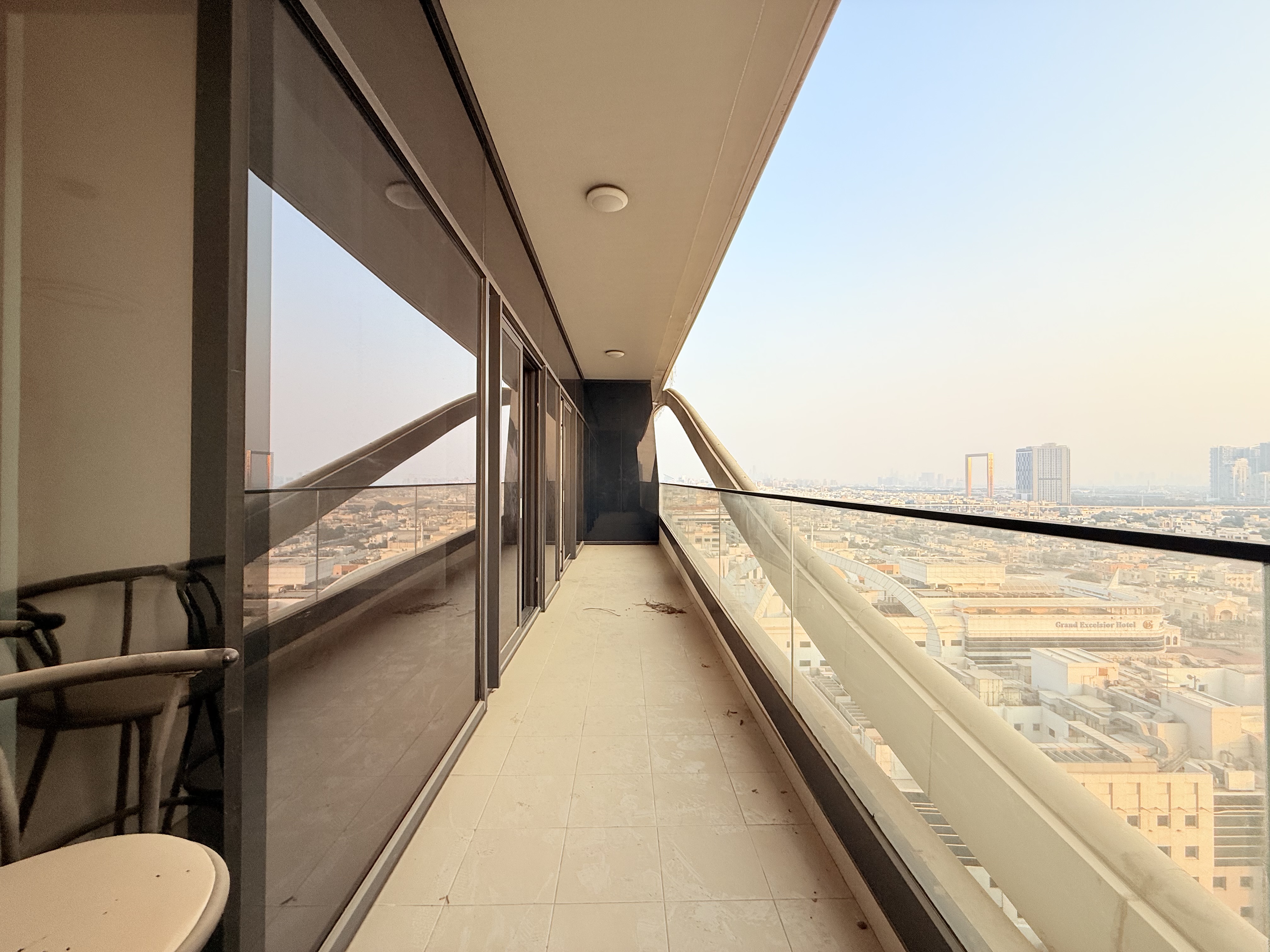 SPACIOUS 1BHK APARTMENT || KITCHEN APPLIANCES || HUGE BALCONY || PRIME LOCATION
