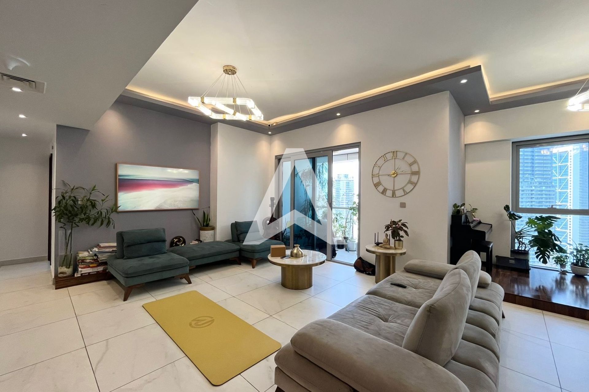 Vastu Complaint | Large and Upgraded | Burj View