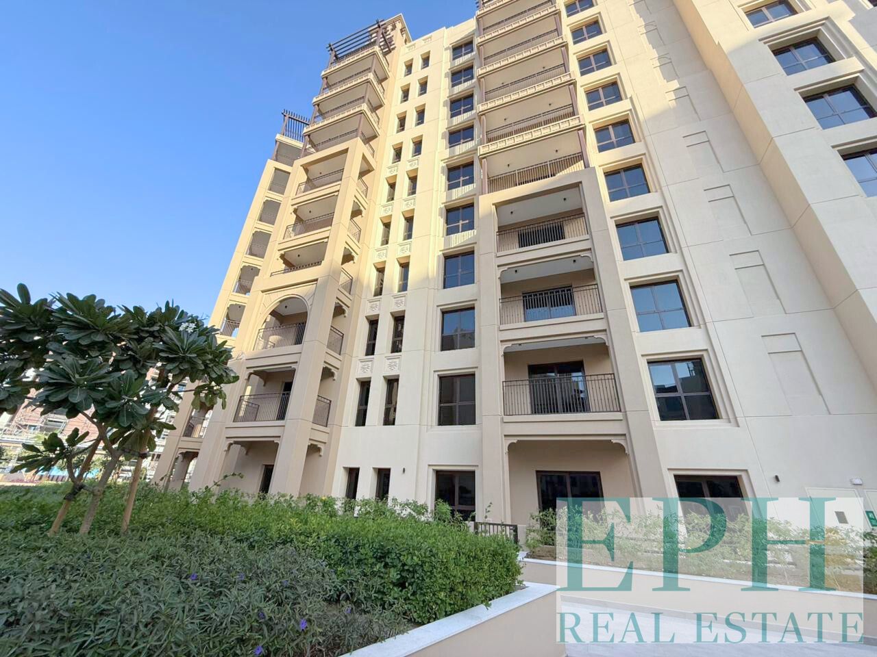 BIG TERRACE | DIRECT ACCESS TO POOL | BRAND NEW