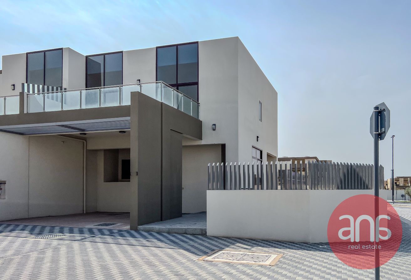Corner Villa | Amazing Location | Landscaped