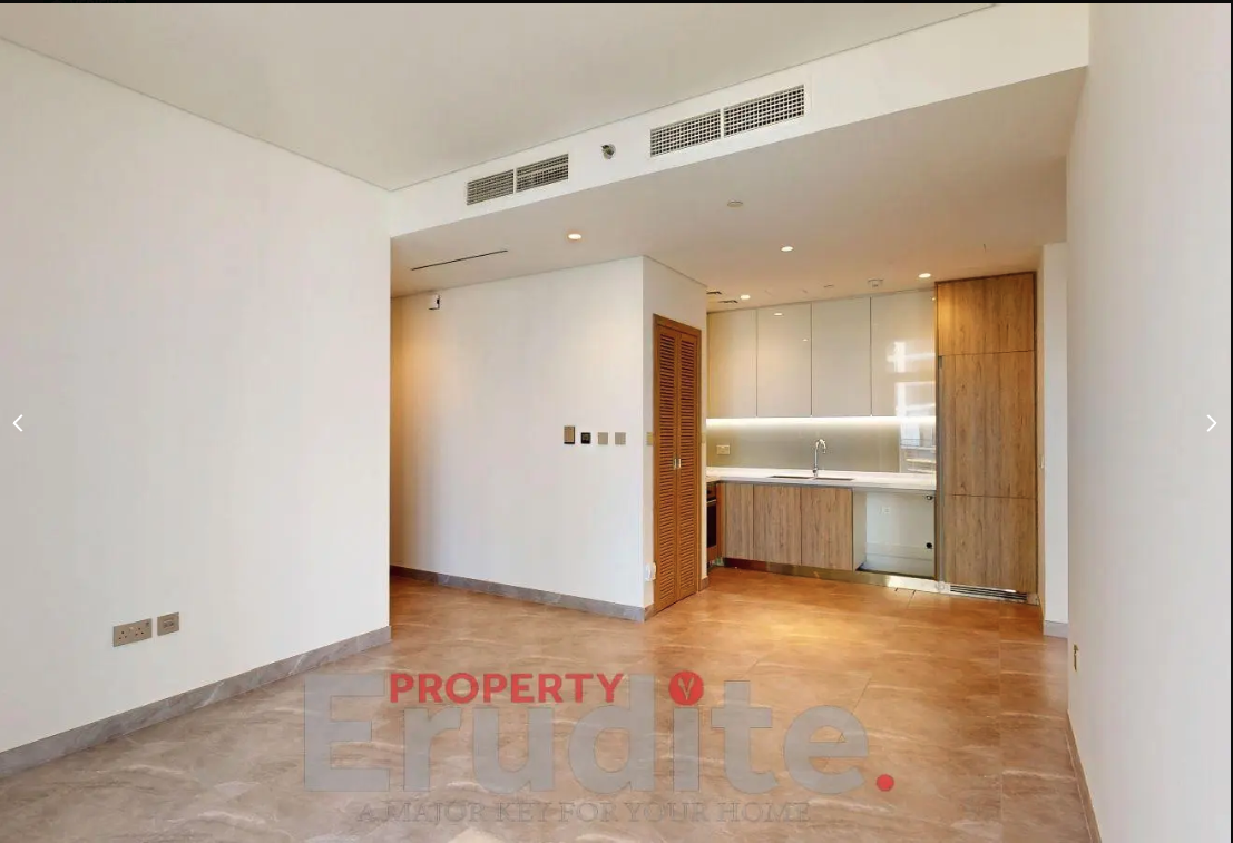 Corner Unit / High Floor / Just Handed Over
