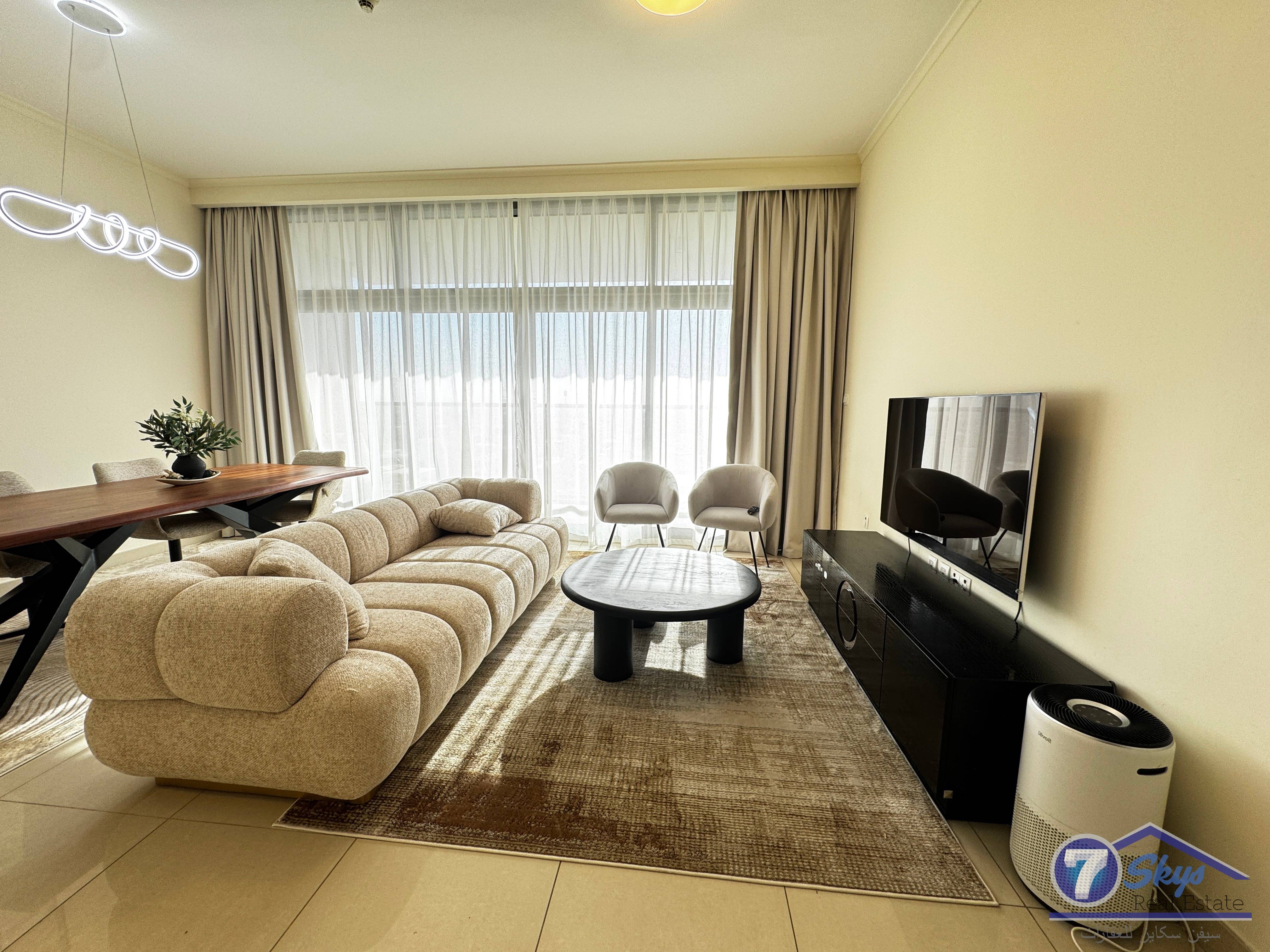 Vacant 2 BR | Modern Furnished I Prime Location