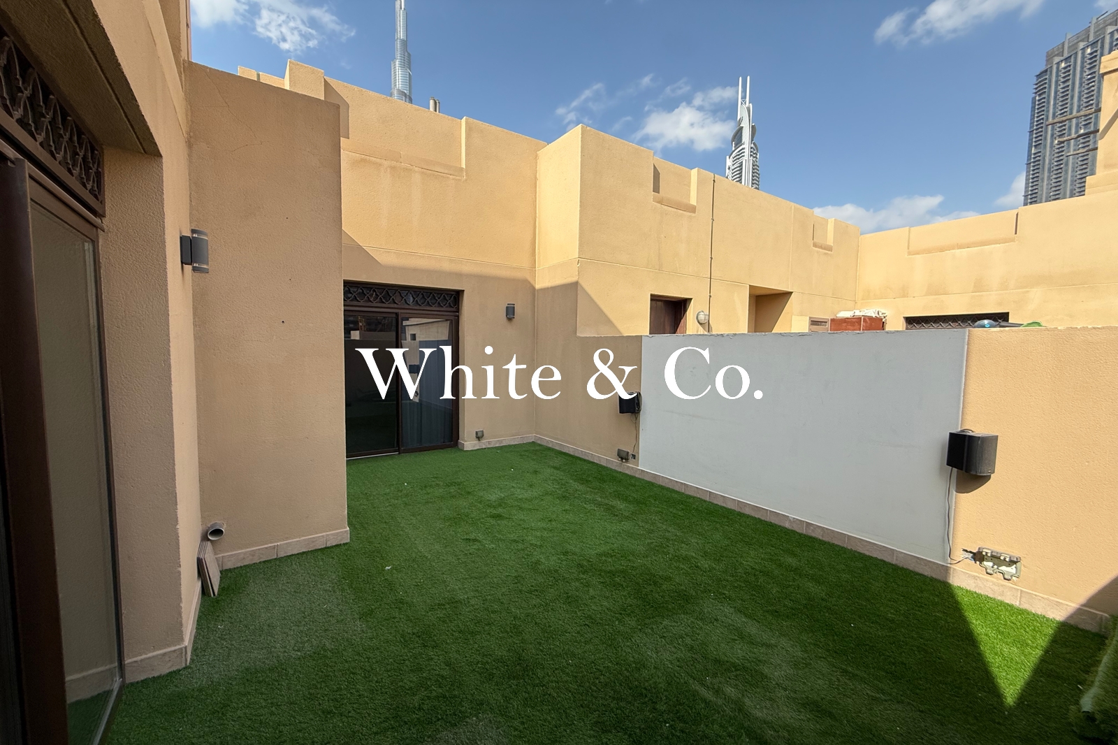Upgraded | Large Terrace | Corner Unit