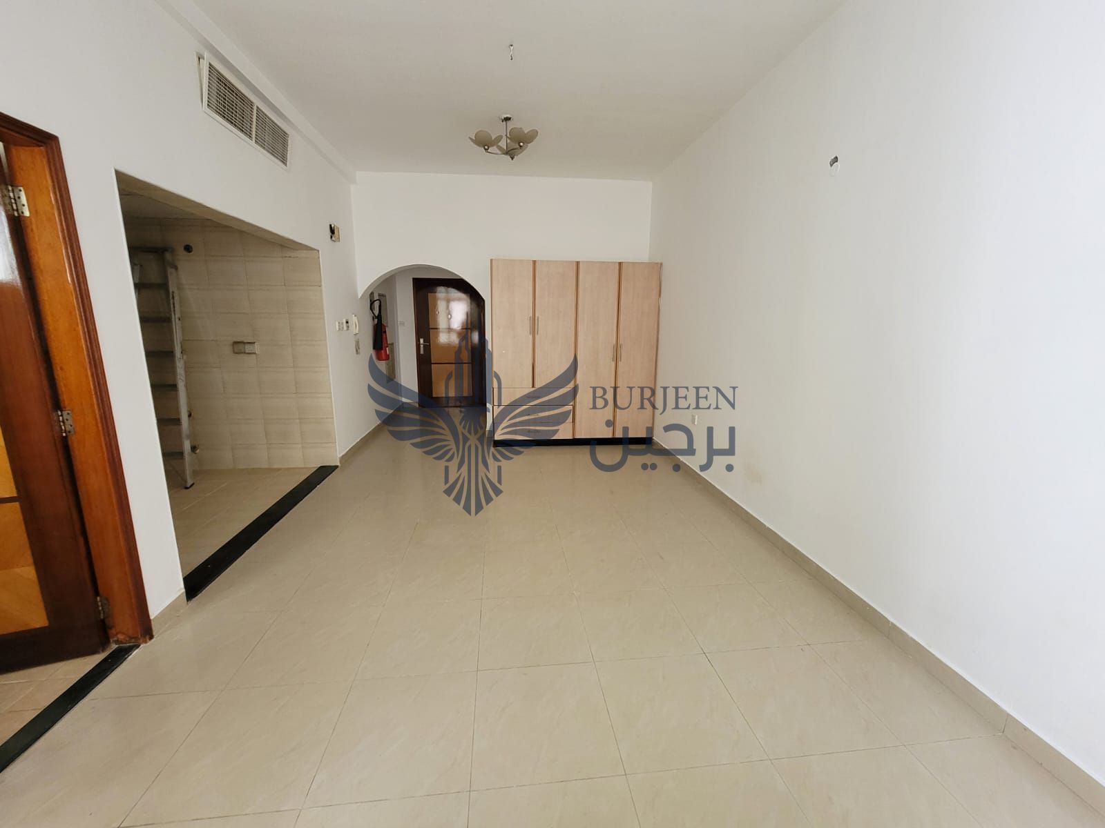 Hot offer studio apartment Saprate kitchen central gas biggest studio family's building free parking area ready to move
