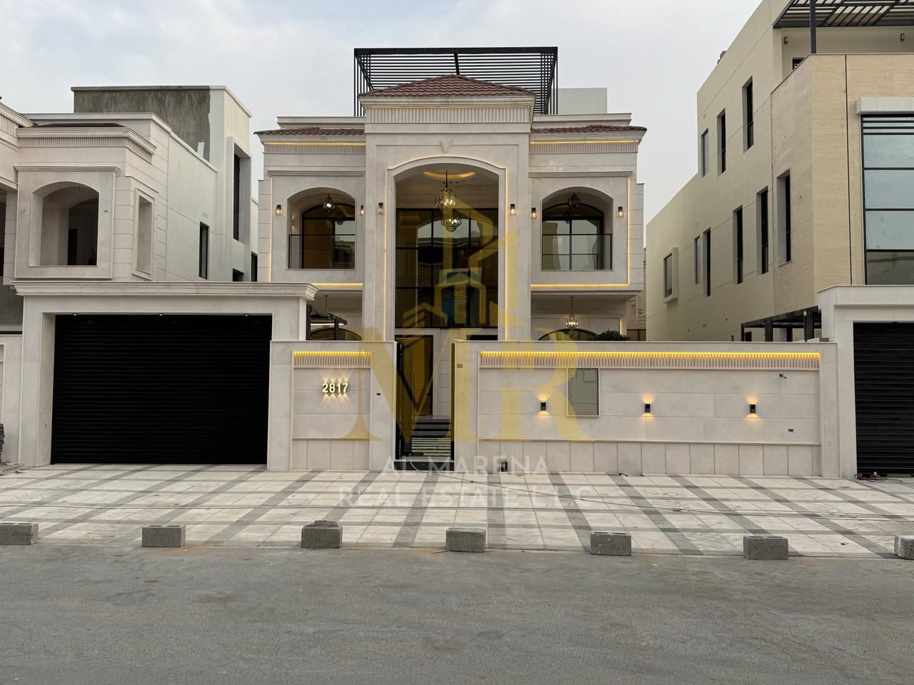 A distinctive classic villa for sale – two floors and a rooftop terrace with central air conditioning. Strategically located directly on Sheikh Mohamm